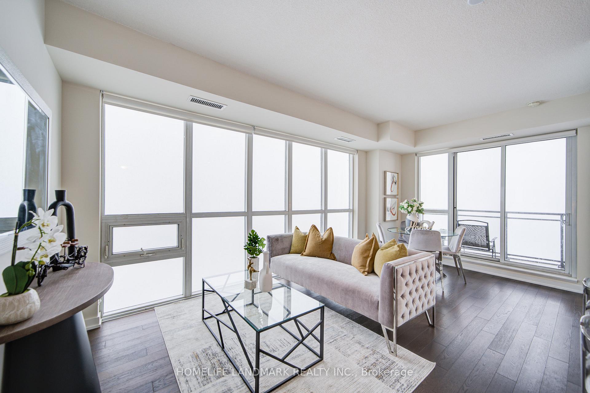 3 Bedrooms Condo at 4011 Brickstone, Mississauga For sale