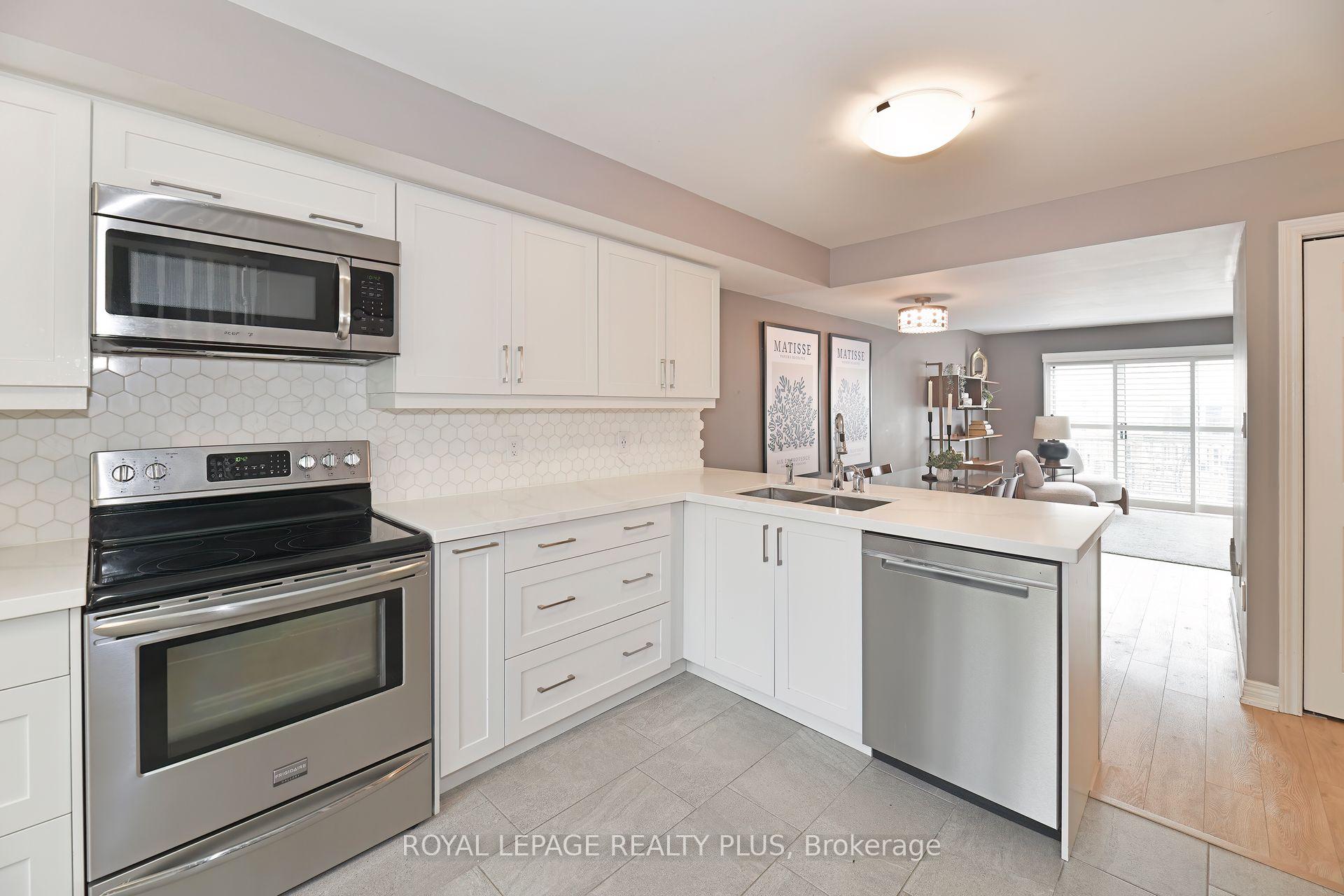 3 Bedrooms Condo at 4045 Upper Middle, Burlington For sale