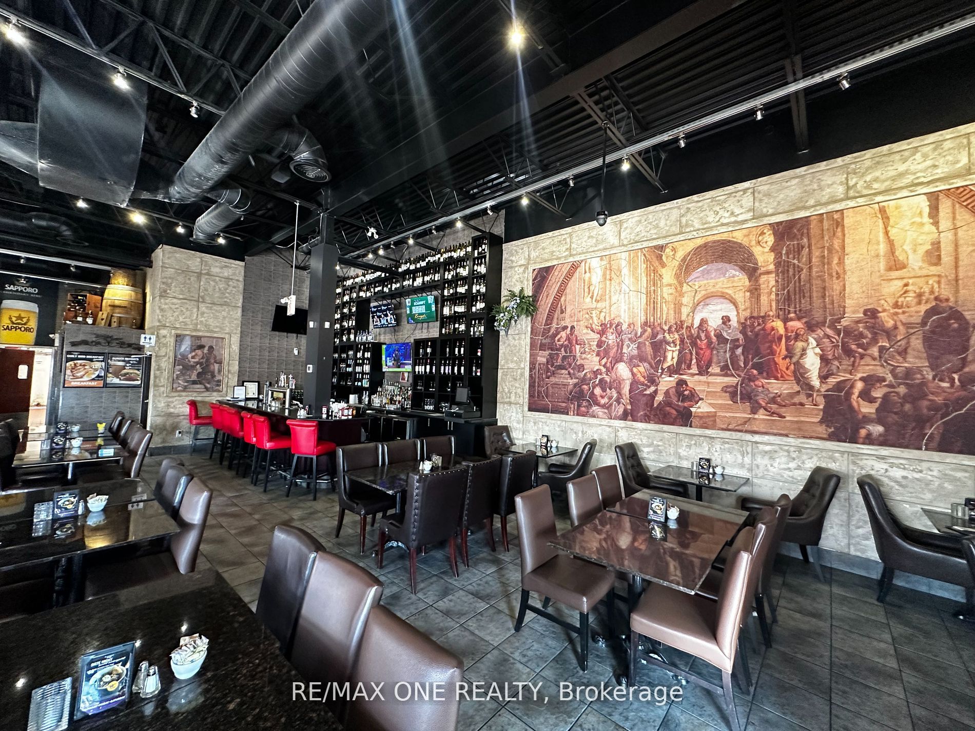 338 ROSSLAND Road E