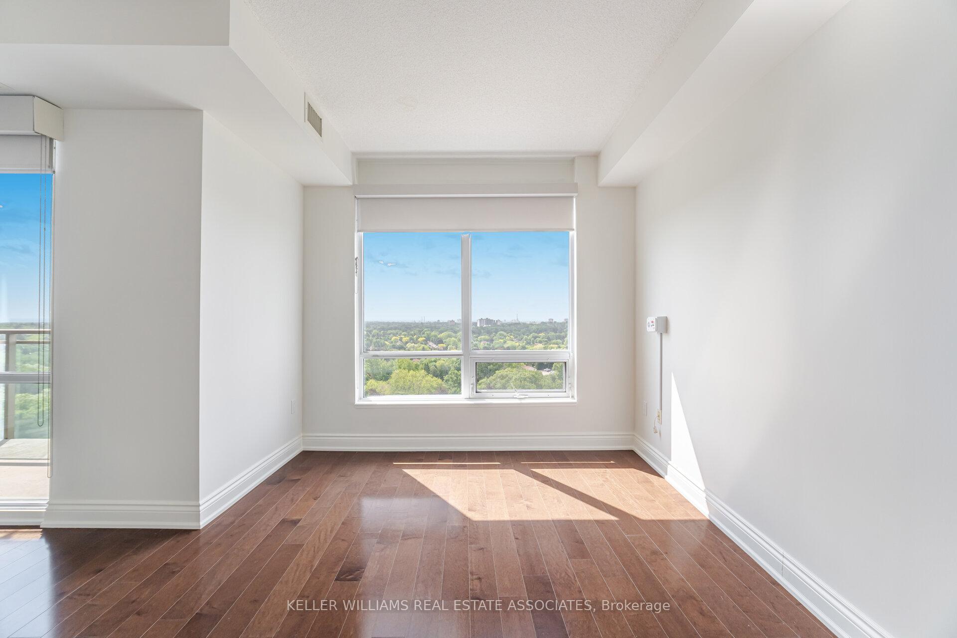 2 Bedrooms Condo at 1665 The Collegeway, Mississauga For sale