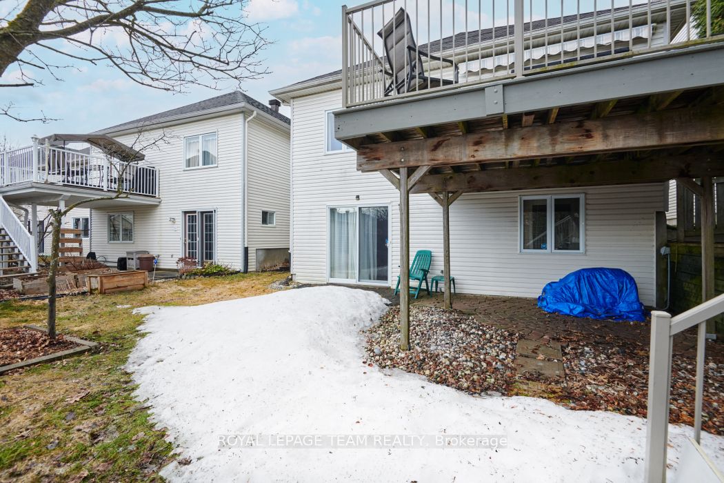 1581 Belleterre Street, OrleansConventGlenandArea, ON K1C 7N5