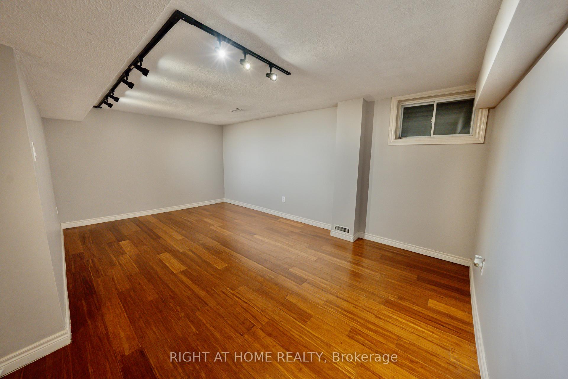 3 Bedrooms Condo at 43 Wild Ginger,  Toronto For sale