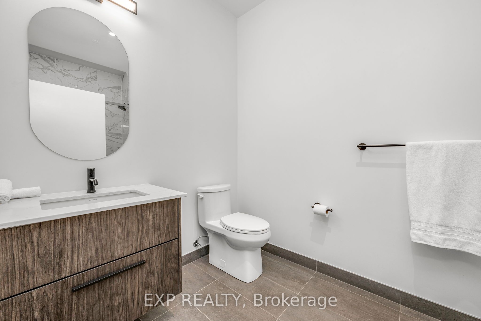 560 Rideau Street, #421
