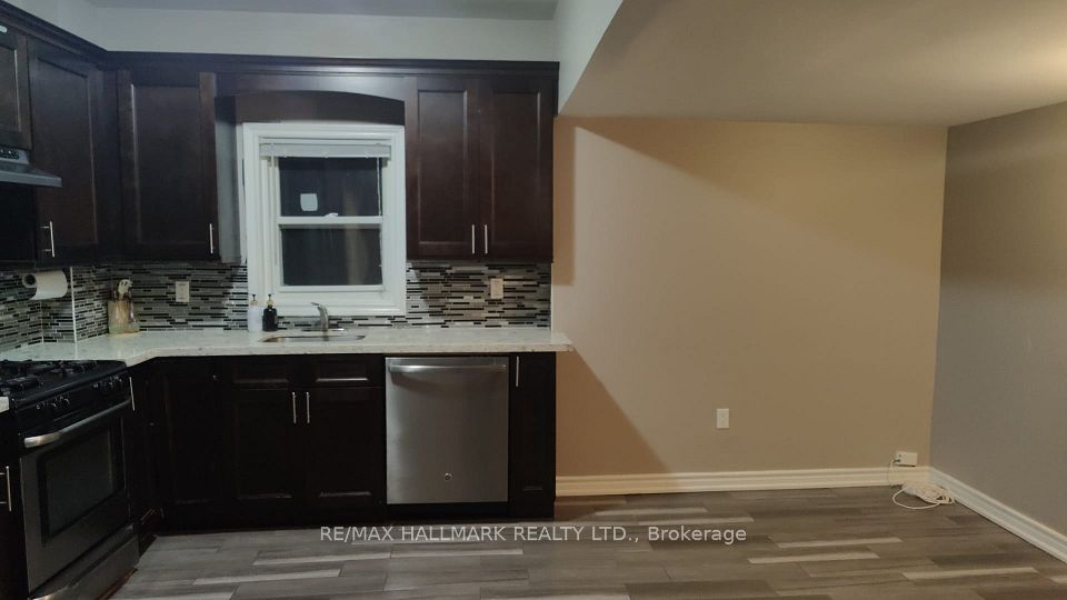 32 Bastedo Avenue, Toronto, ON M4C 3M7