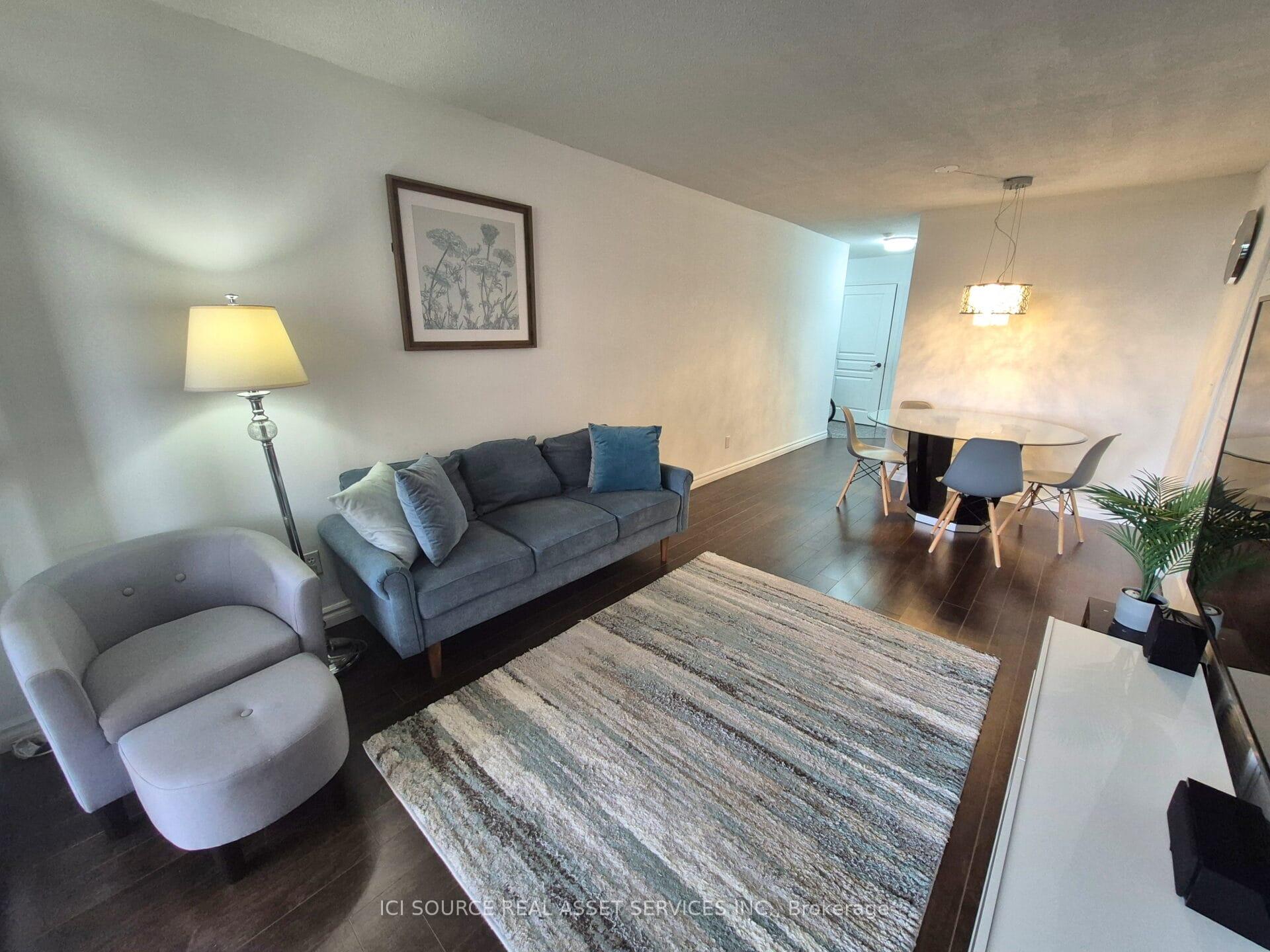 2 Bedrooms Condo at 51 Harrison Garden, Toronto For sale