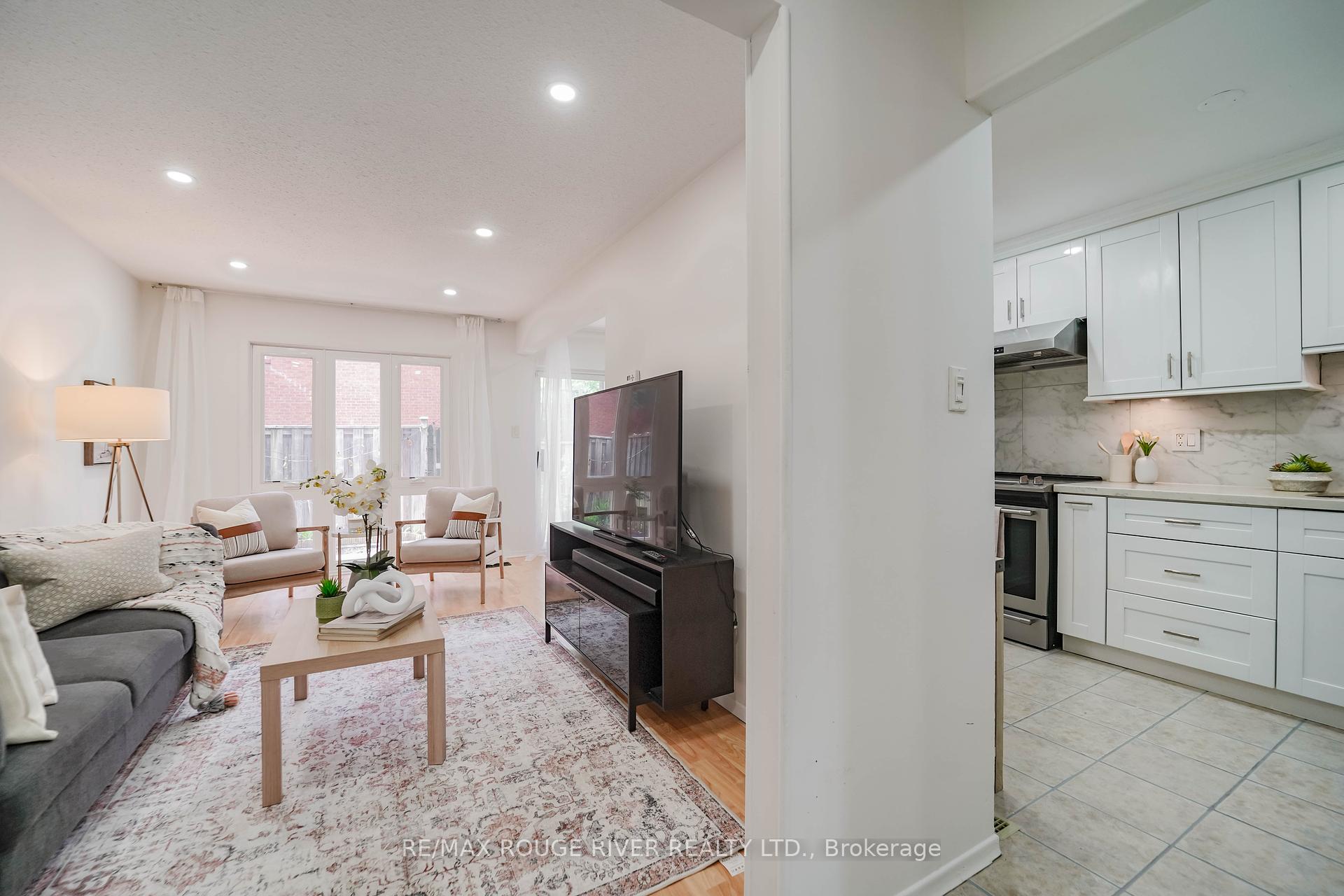 3 Bedrooms Condo at 100 Bridletowne, Toronto For sale