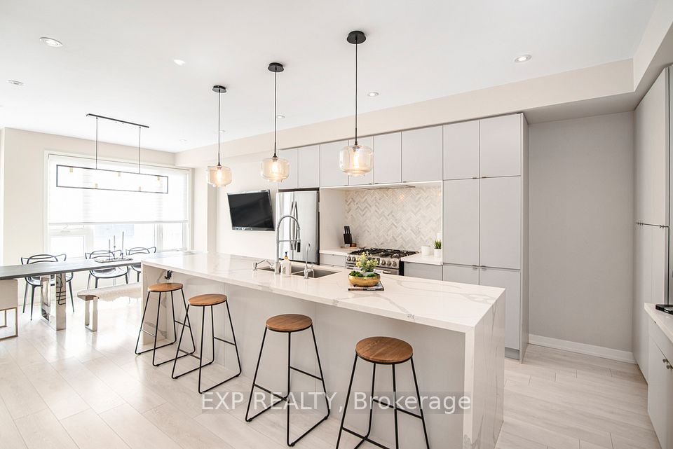 177 Huguenot