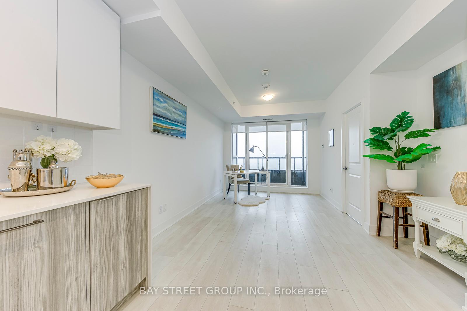 2 Bedrooms Condo at 2485 Taunton, Oakville For sale