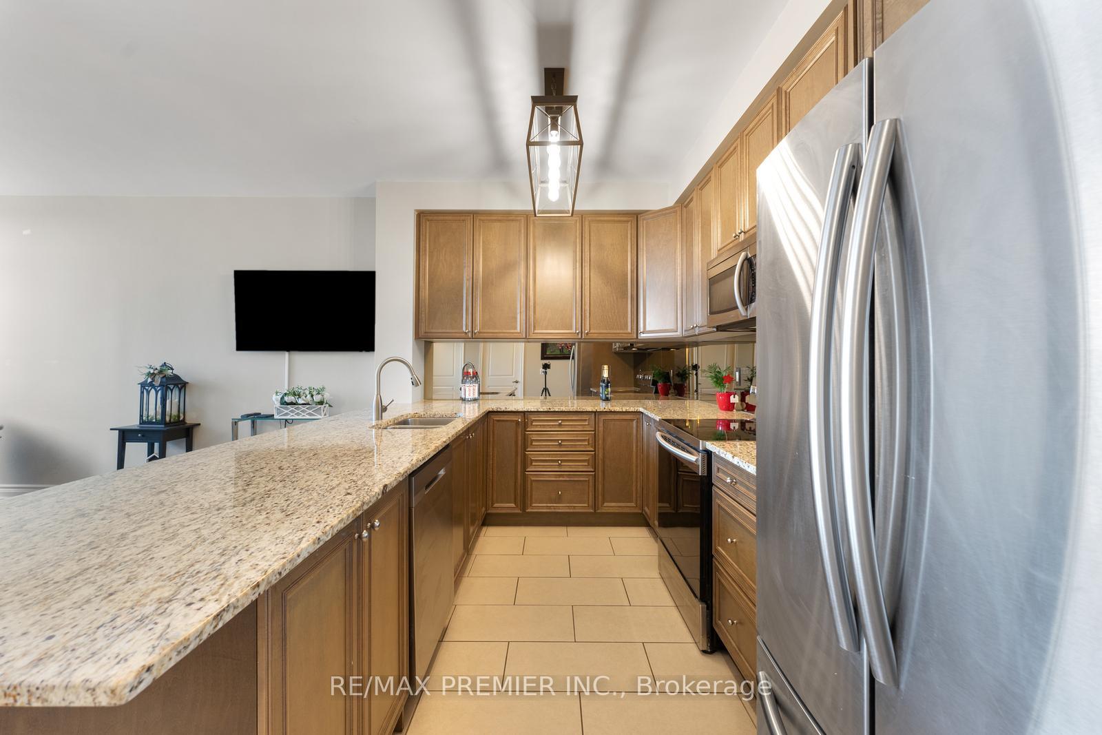 2 Bedrooms Condo at 9235 Jane,  Vaughan For sale