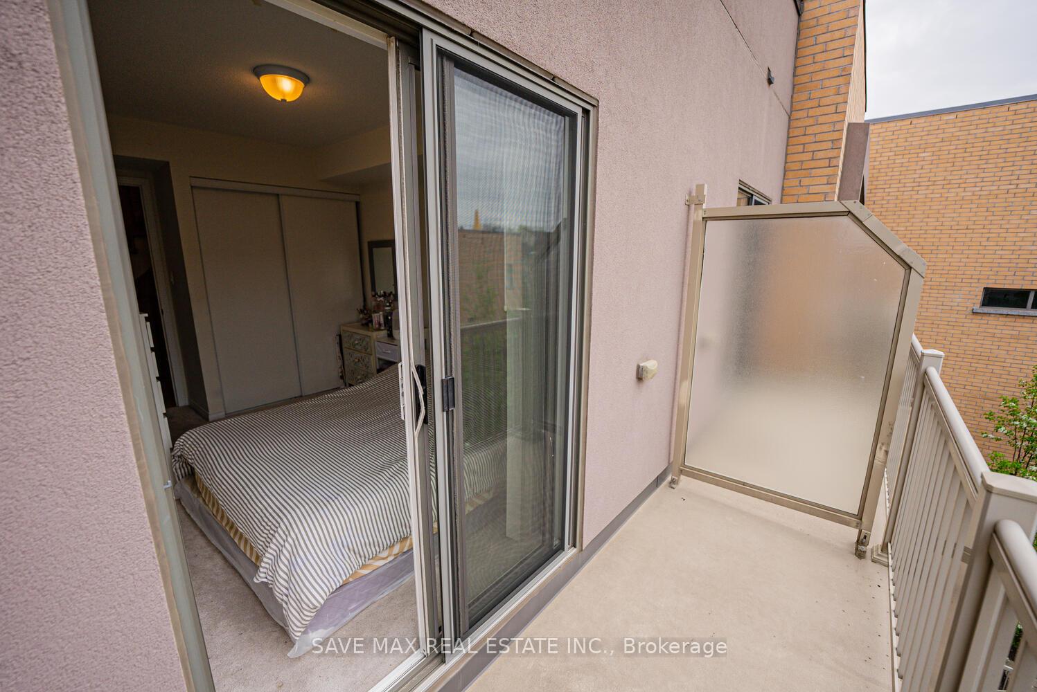 2 Bedrooms Condo at 1070 Progress, Toronto For sale