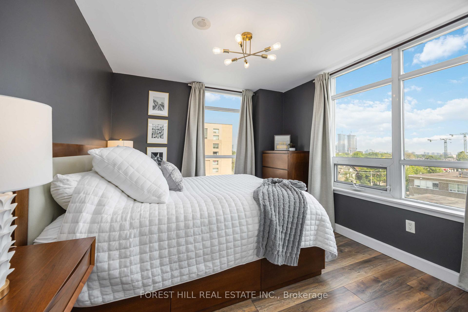 2 Bedrooms Condo at 812 Lansdowne, Toronto For sale