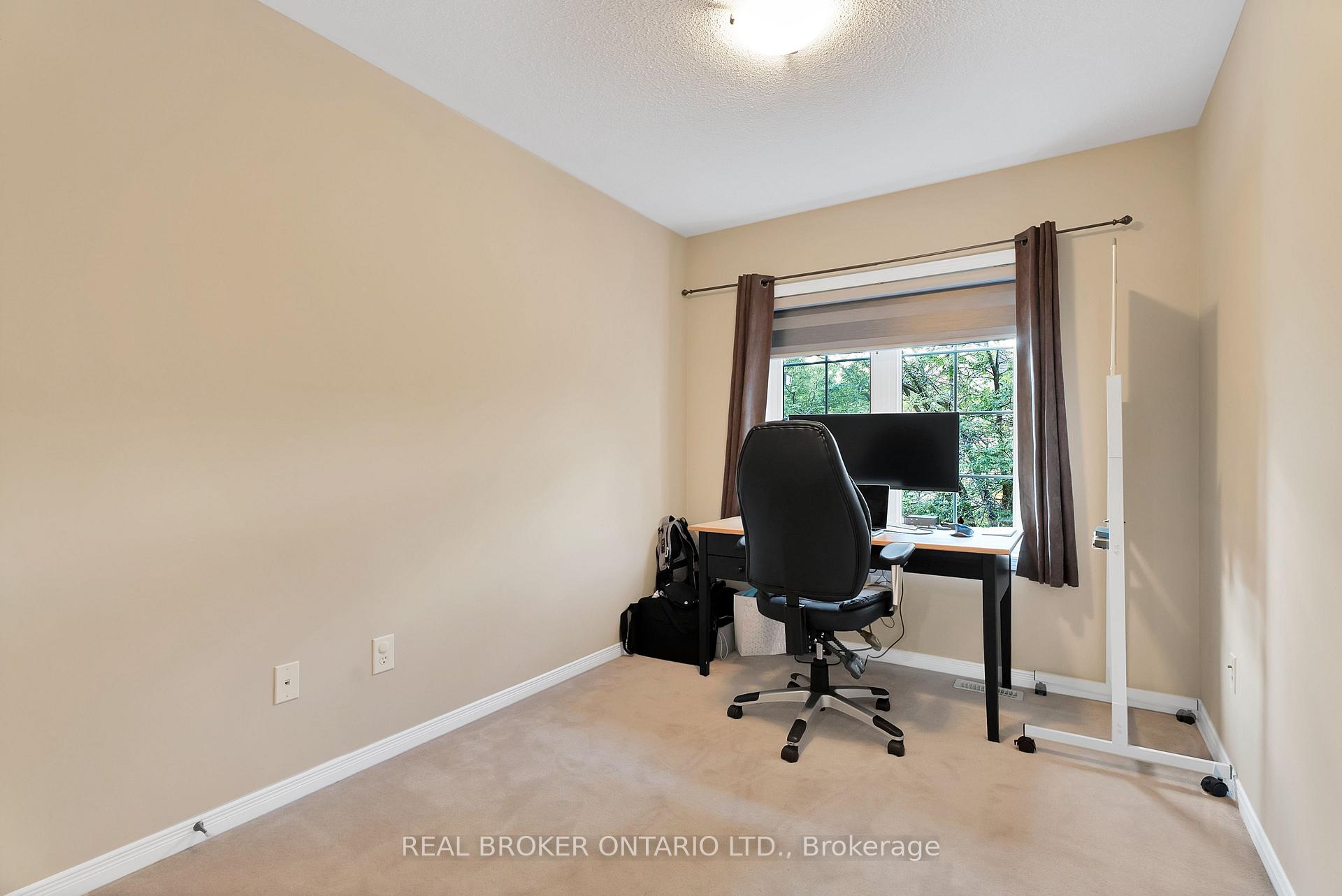 3 Bedrooms Condo at 7360 Zinnia, Mississauga For sale