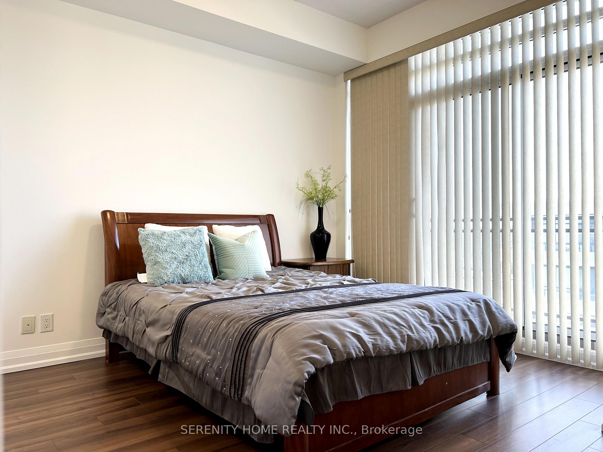 3 Bedrooms Condo at 85 The Donway,  Toronto For sale