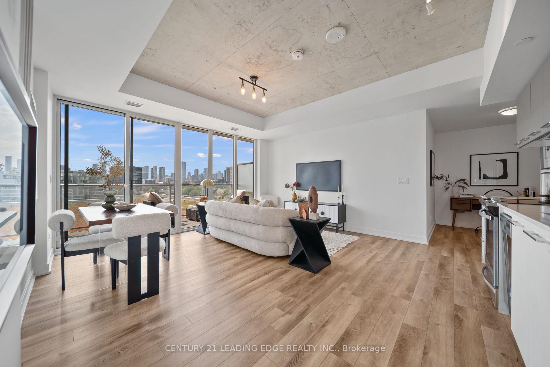 3 Bedrooms Condo at 15 BASEBALL, Toronto For sale