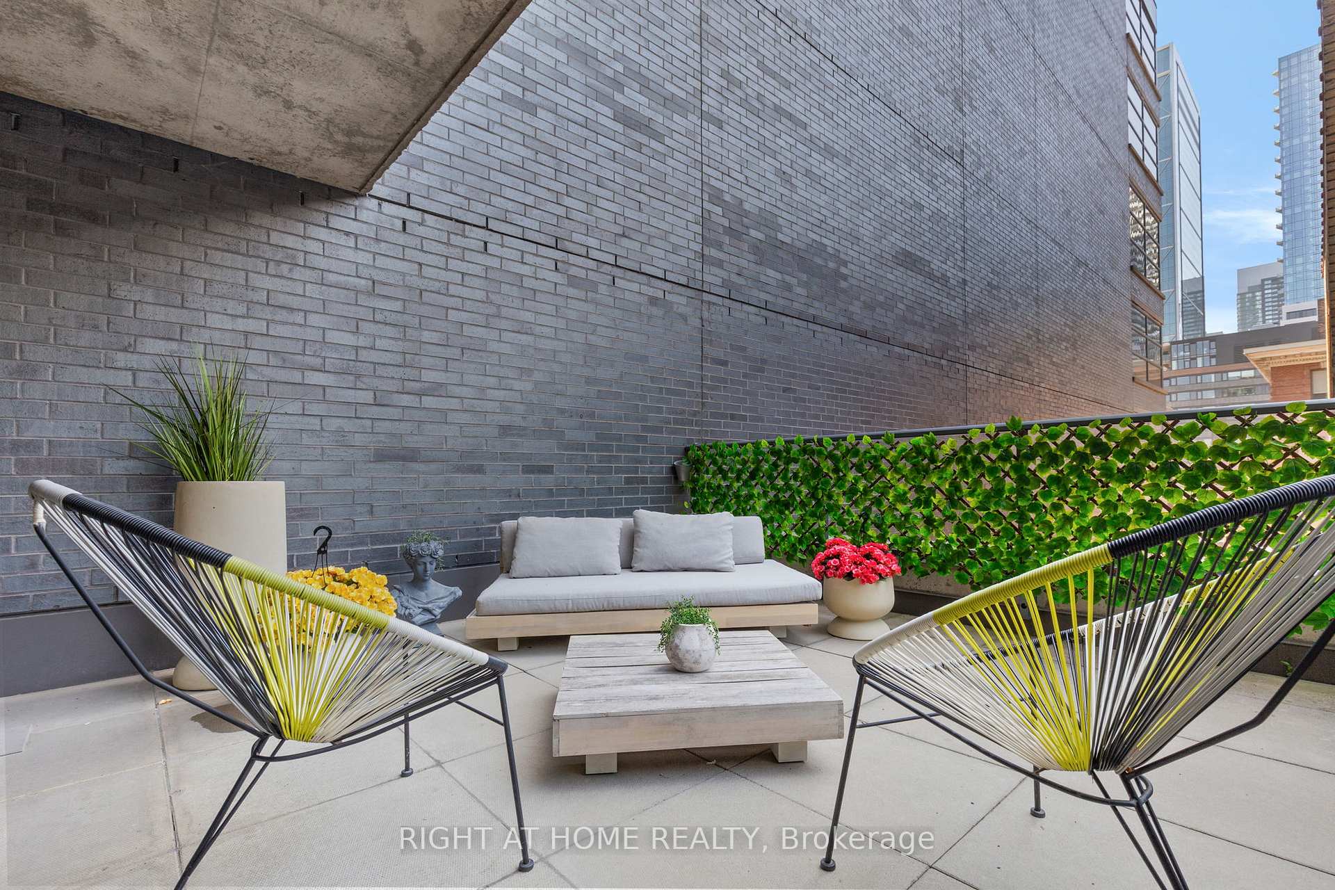 1 Bedroom Condo at 478 king, Toronto For sale