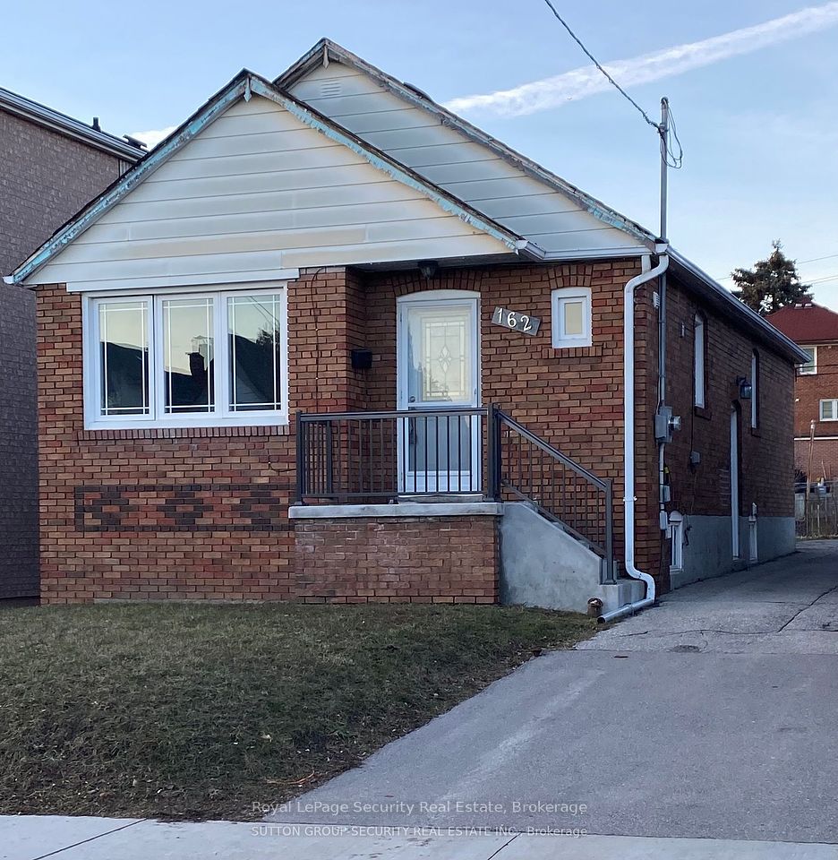 162 Donald Avenue, Toronto, ON M6M 1K4