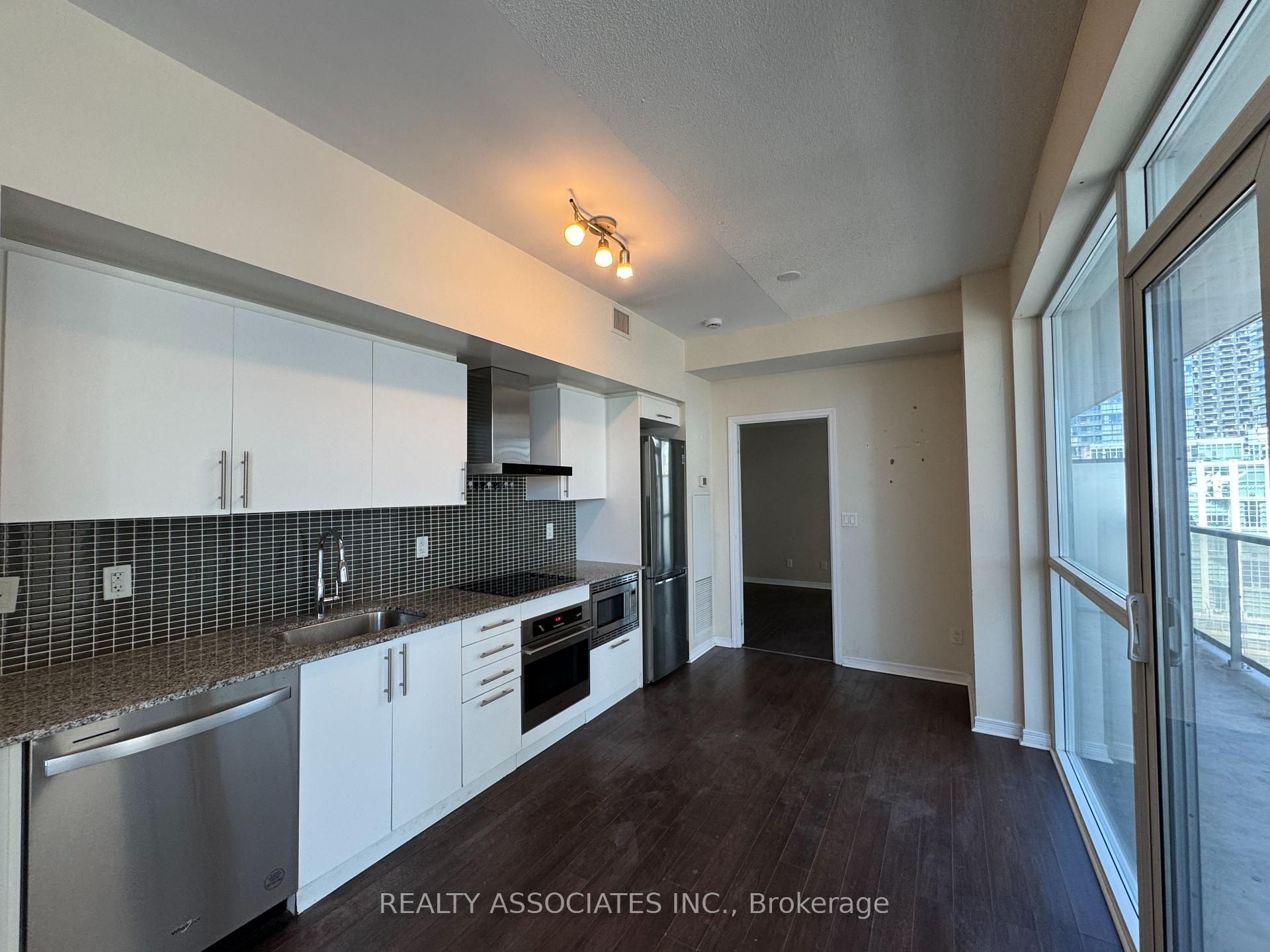 1 Bedroom Condo at 352 Front, Toronto For sale