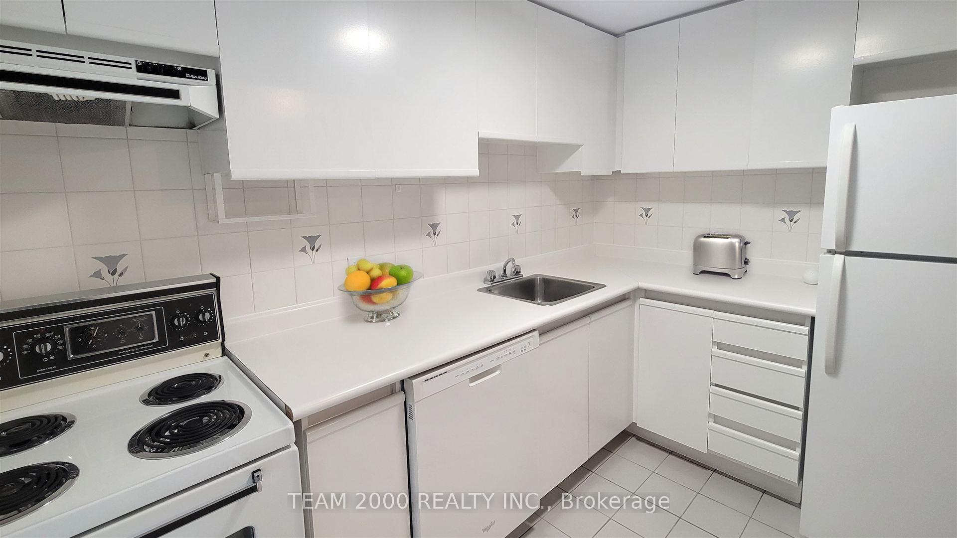 1 Bedroom Condo at 88 Charles,  Toronto For sale