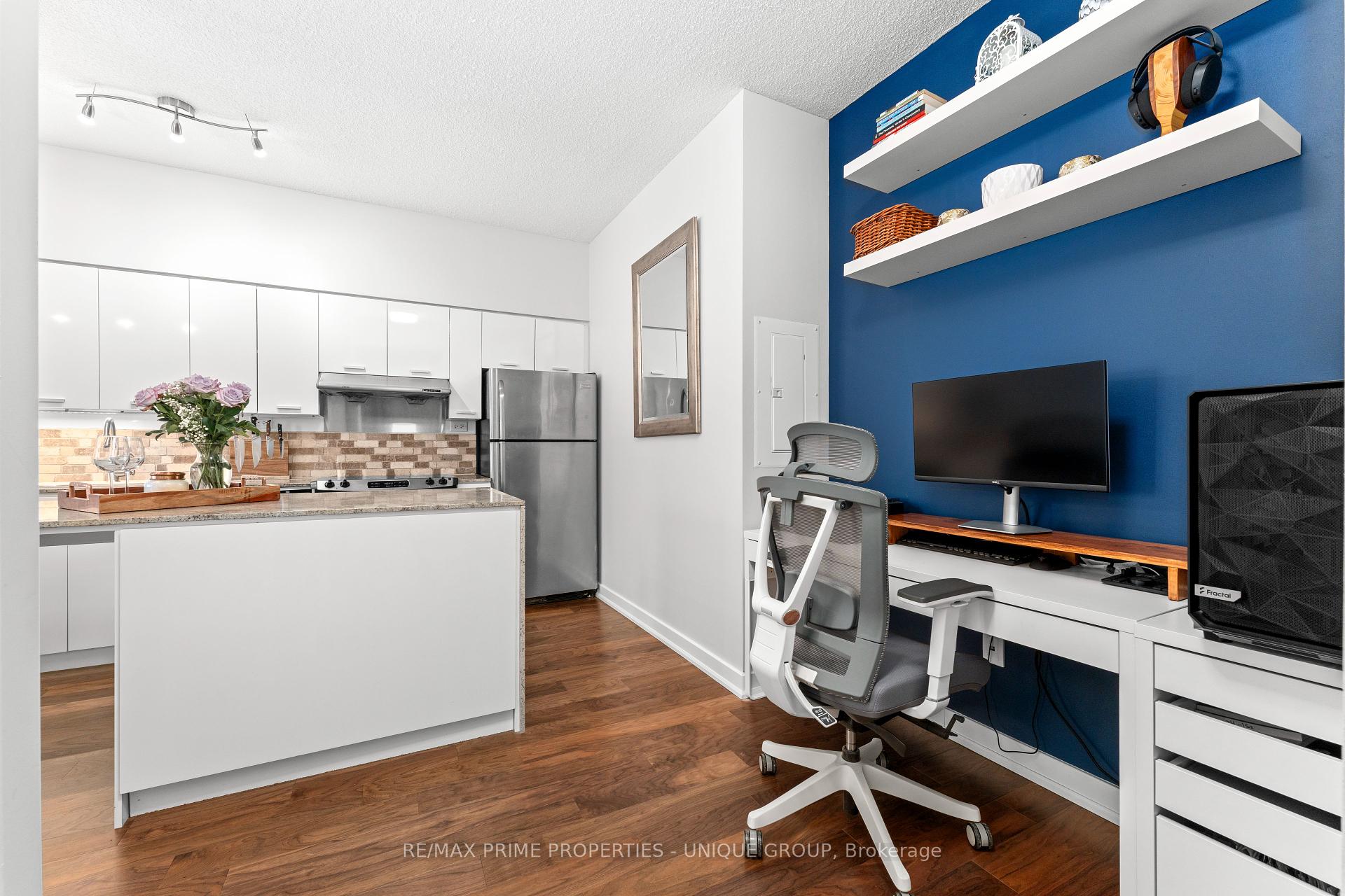 1 Bedroom Condo at 29 Singer, Toronto For sale