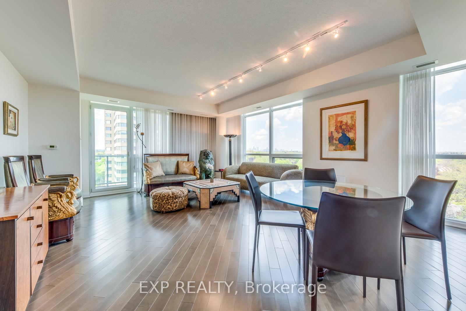 3 Bedrooms Condo at 1055 Southdown, Mississauga For sale