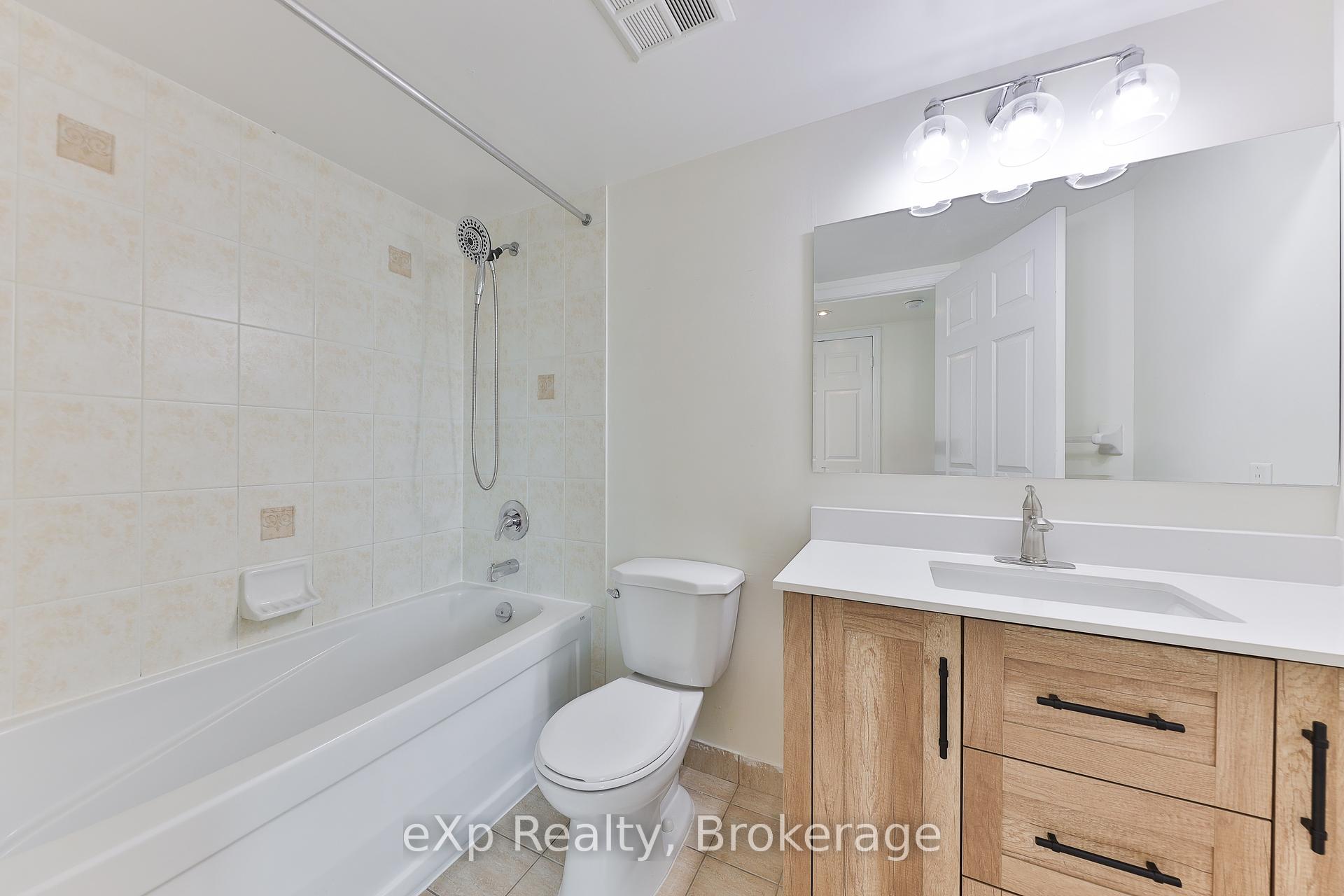 3 Bedrooms Condo at 83 Borough, Toronto For sale