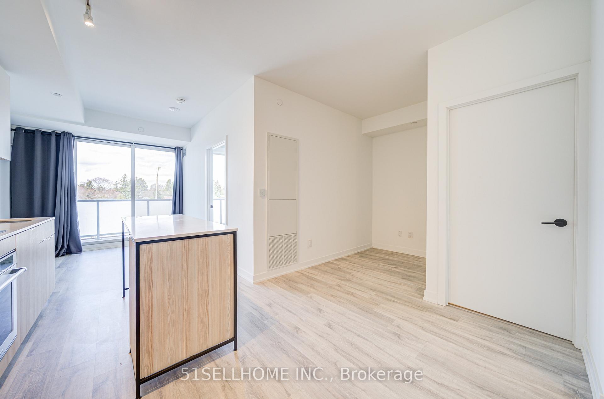 2 Bedrooms Condo at 215 Lakeshore,  Mississauga For sale