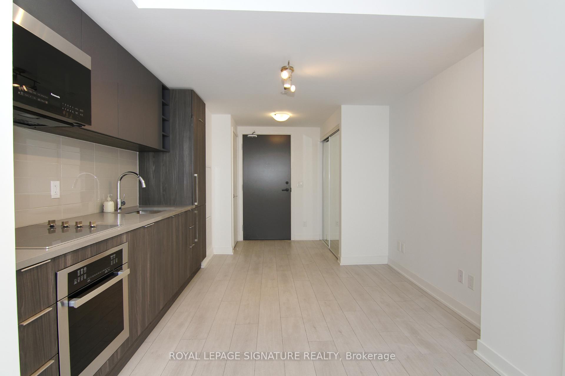 3 Bedrooms Condo at 2033 Kennedy, Toronto For sale