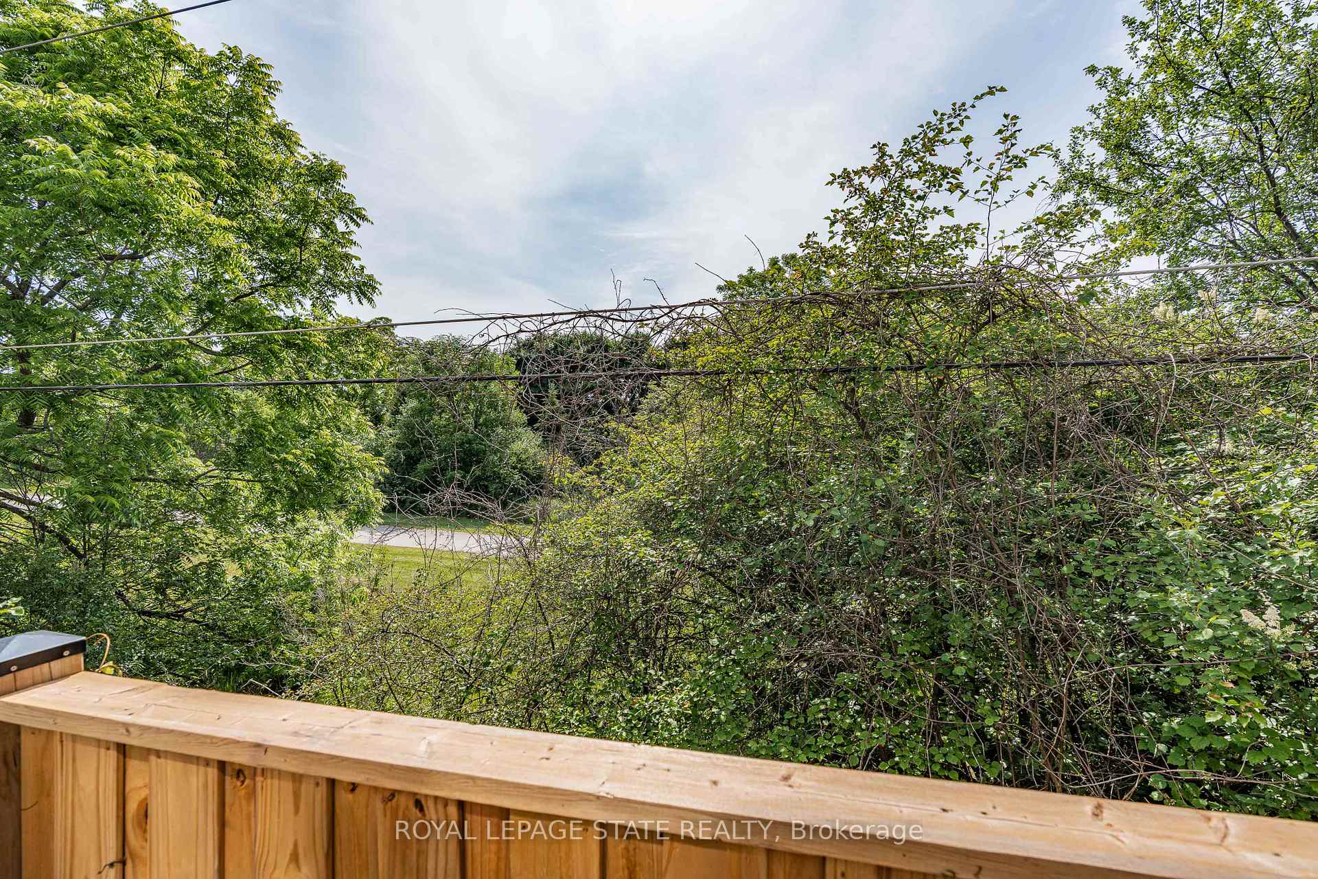 3 Bedrooms Condo at 5090 Fairview, Burlington For sale