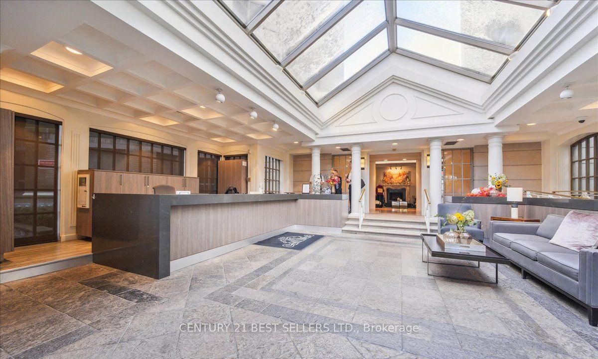 55 Kingsbridge Garden Circle, #213
