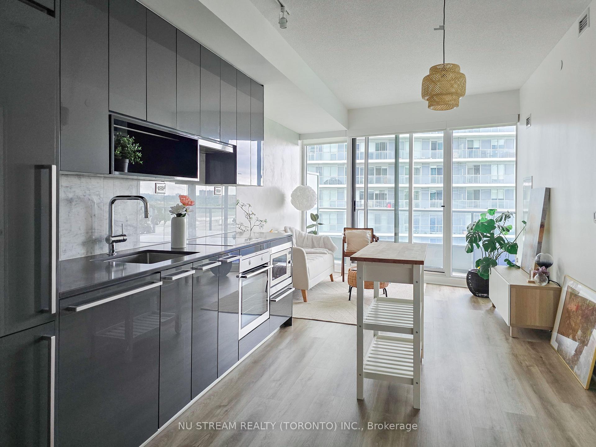 1 Bedroom Condo at 115 Mcmahon, Toronto For sale