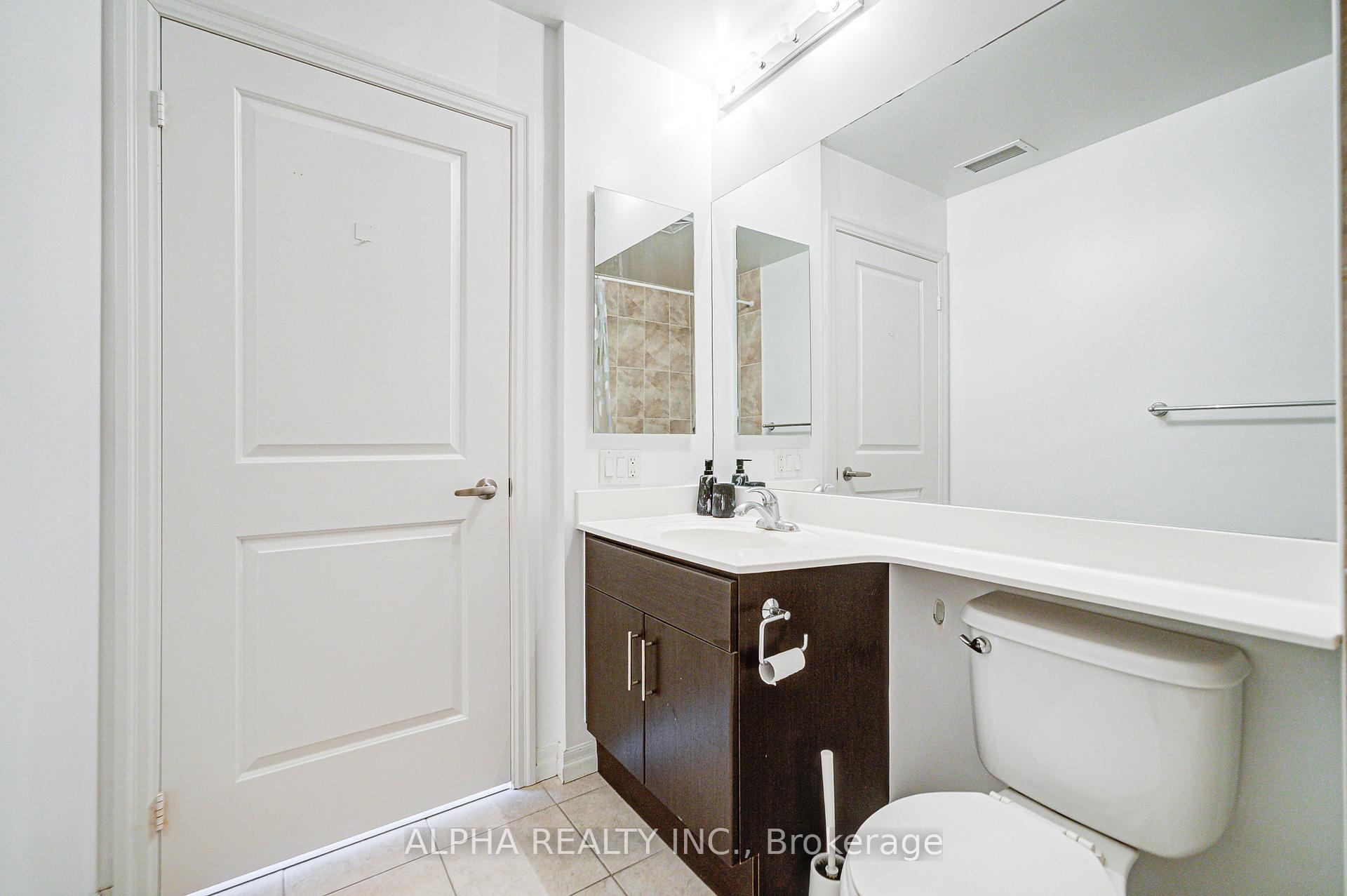 1 Bedroom Condo at 30 Herons Hill, Toronto For sale