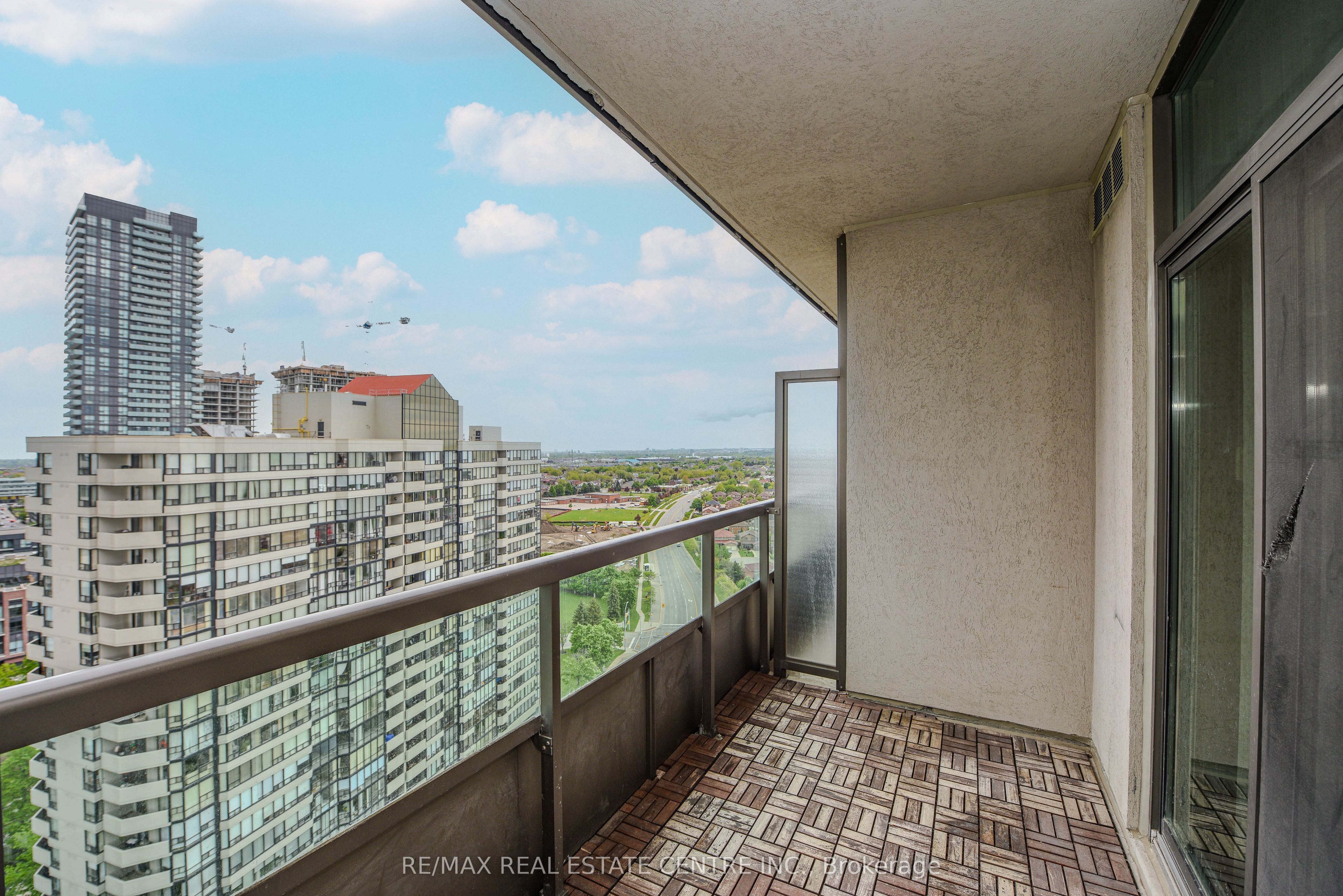 335 Rathburn Road W, #2107