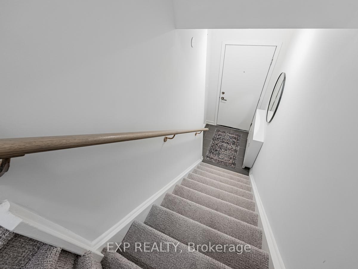 2 Bedrooms Condo at 3409 Ridgeway,  Mississauga For sale