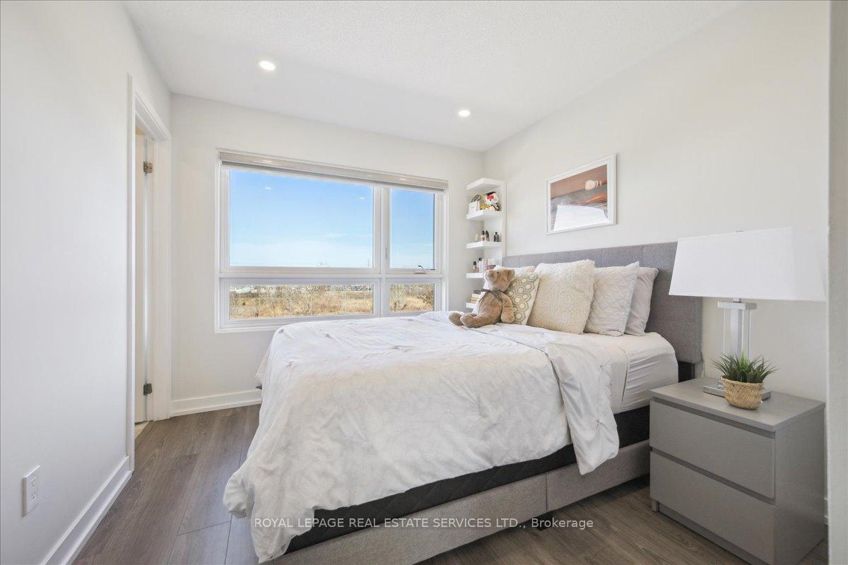 4 Bedrooms Condo at 1121 Cooke, Burlington For sale