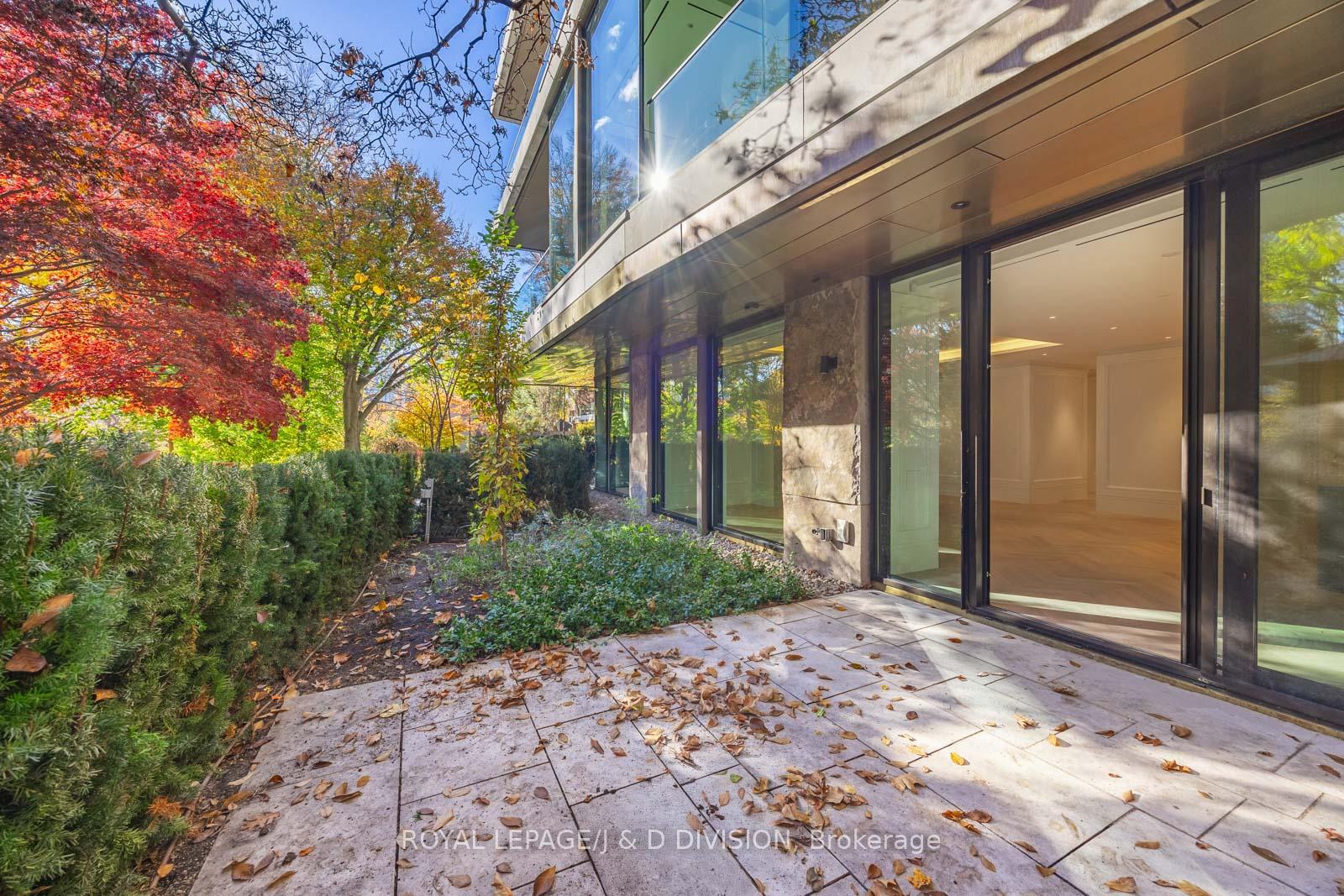 2 Bedrooms Condo at 7 Dale,  Toronto For sale