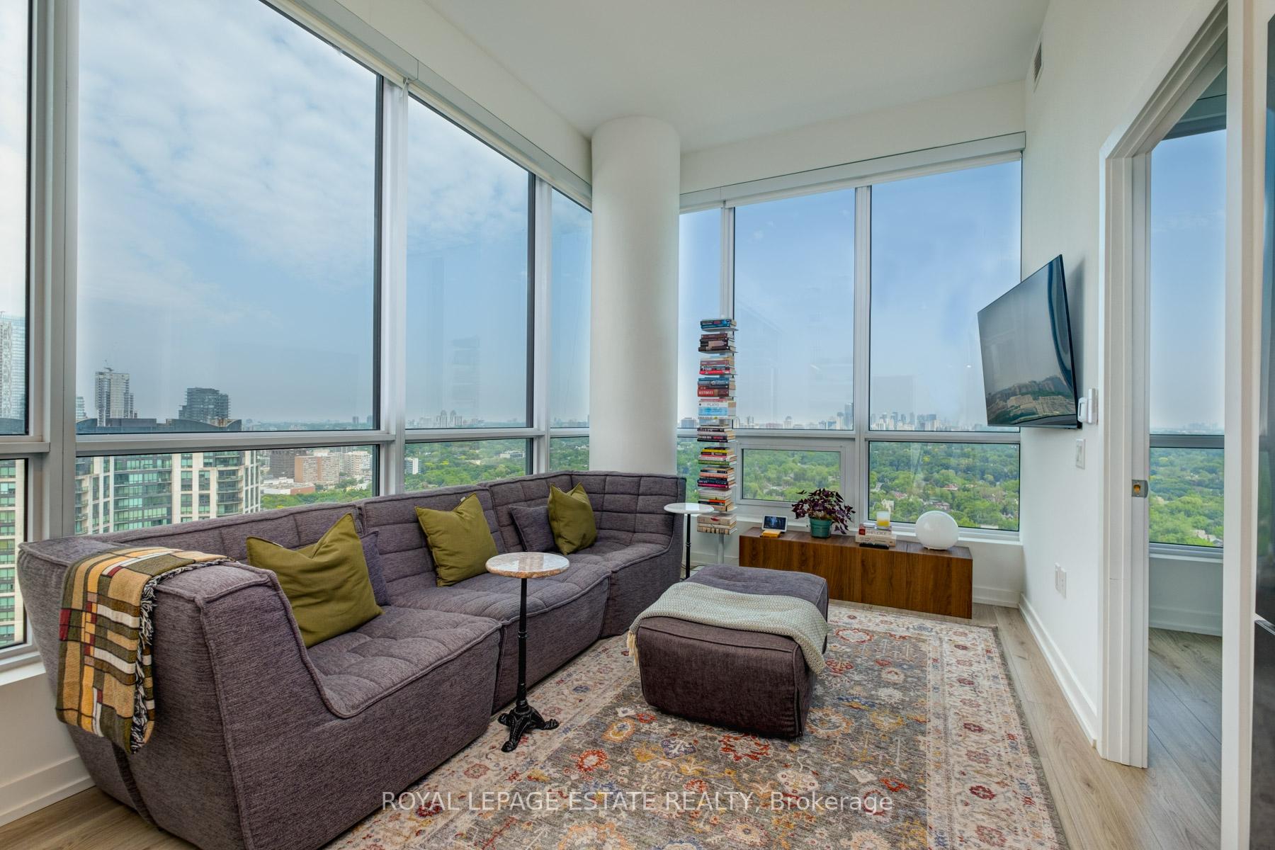 2 Bedrooms Condo at 395 Bloor, Toronto For sale
