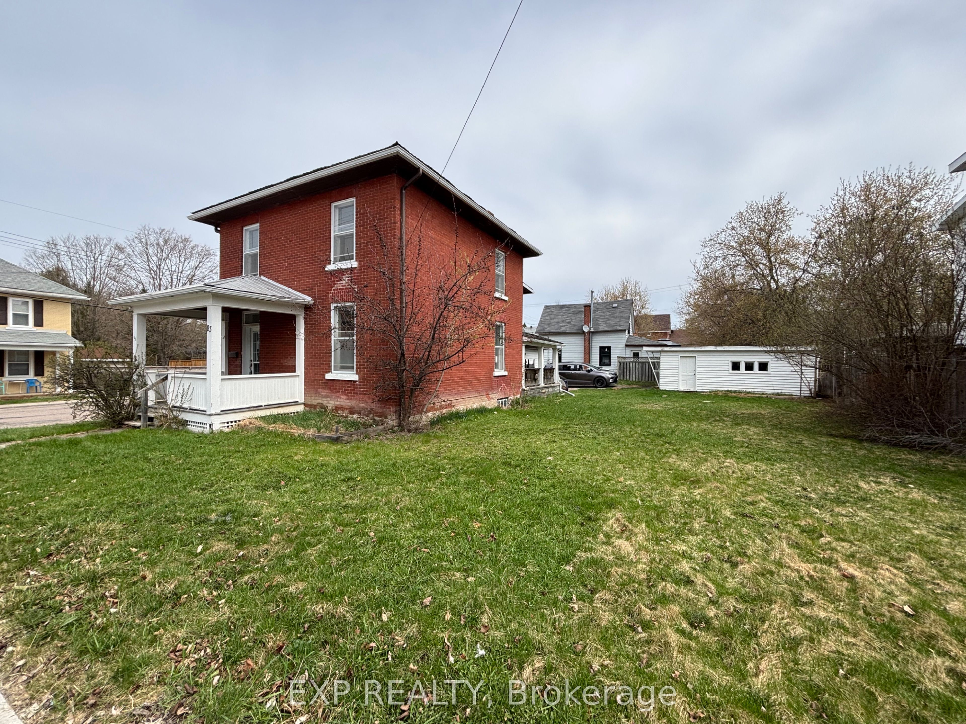83 Queen Street, Renfrew, ON K7V 2A8