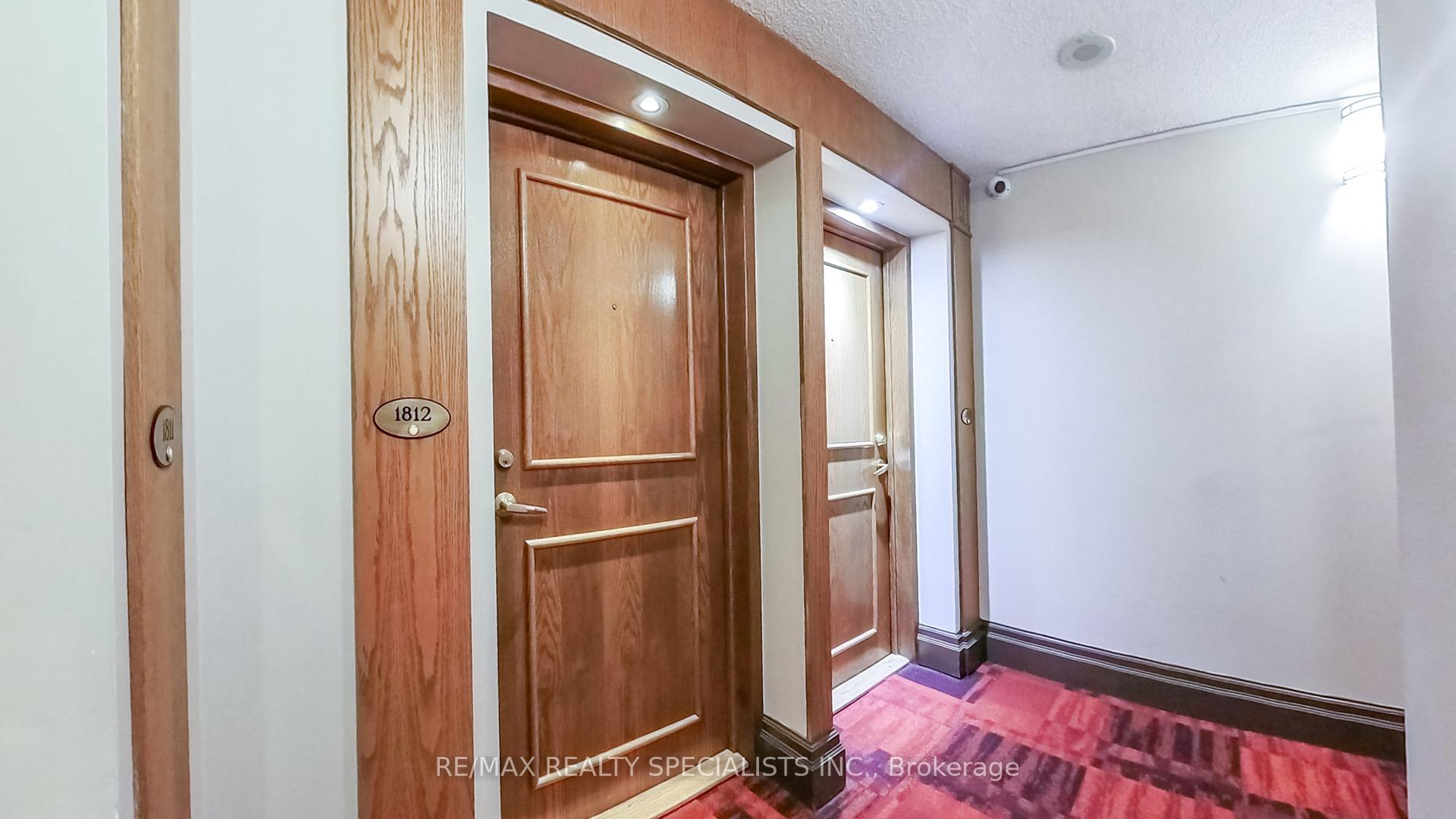 1 Bedroom Condo at 8 LEE CENTRE, Toronto For sale