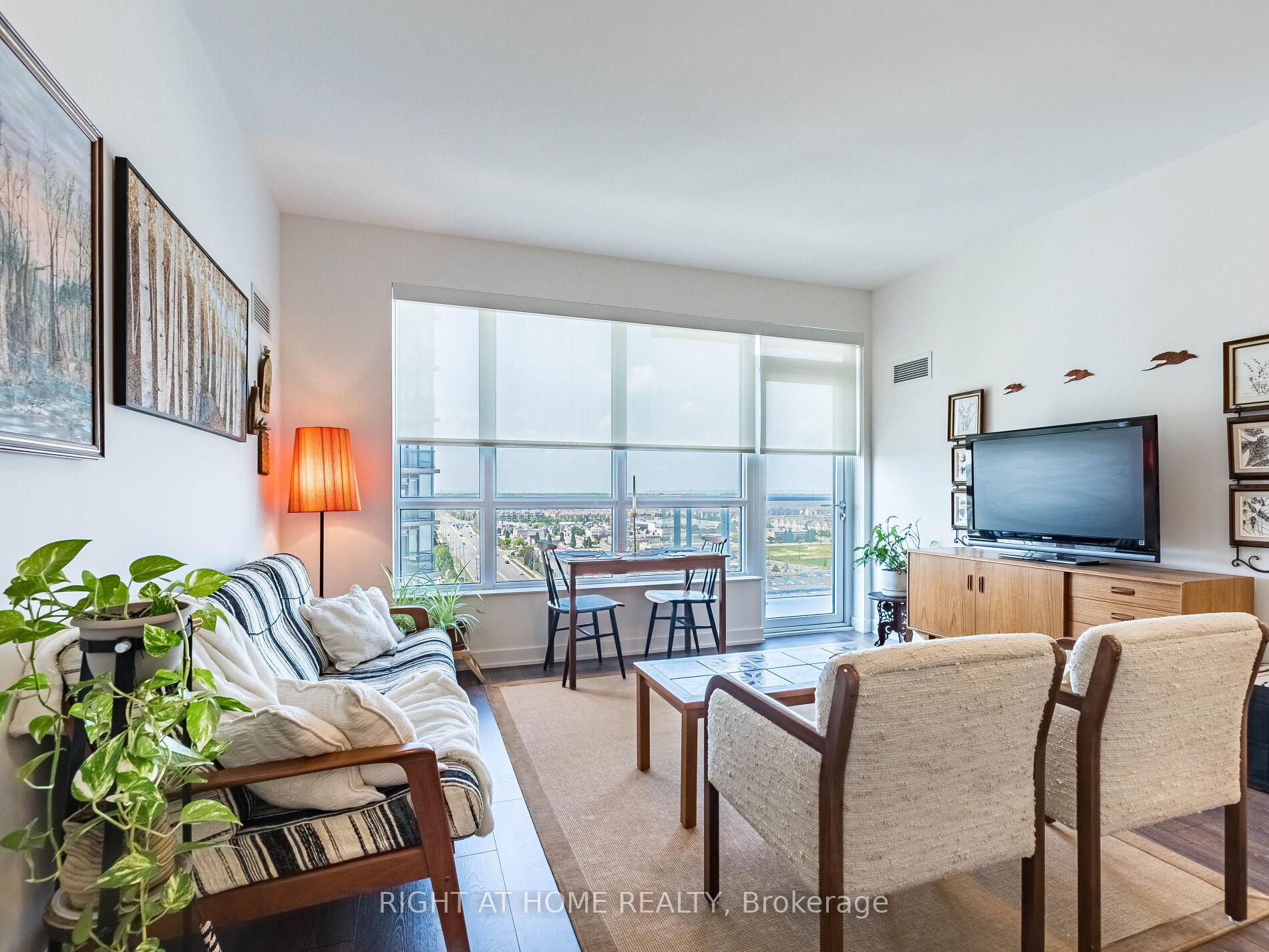 3 Bedrooms Condo at 4655 Glen Erin, Mississauga For sale