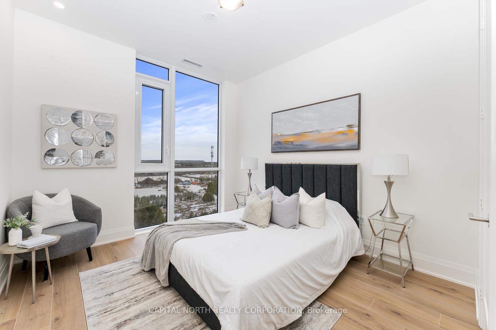 3 Bedrooms Condo at 509 Dundas,  Oakville For sale