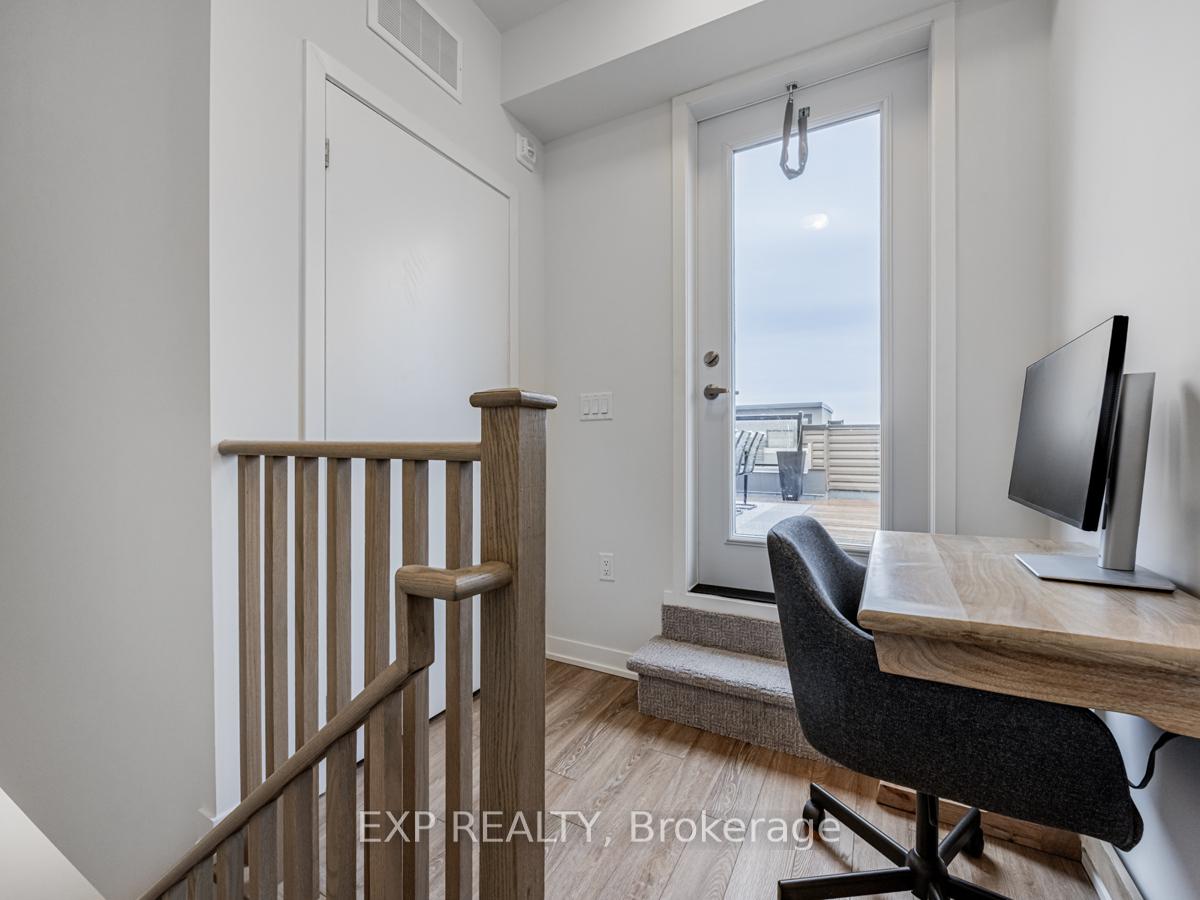 2 Bedrooms Condo at 3409 Ridgeway,  Mississauga For sale
