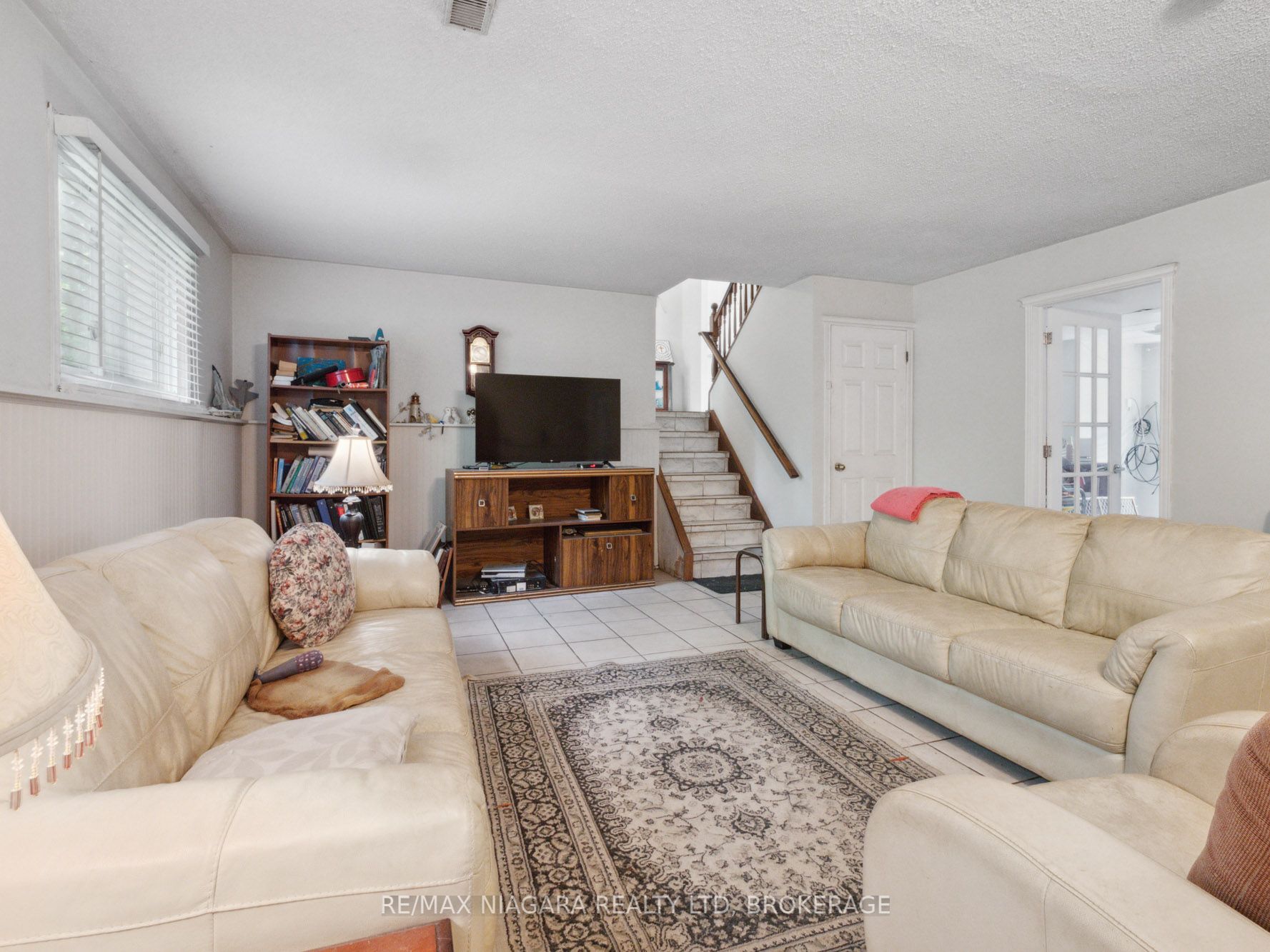 10 Beverly Glen Drive