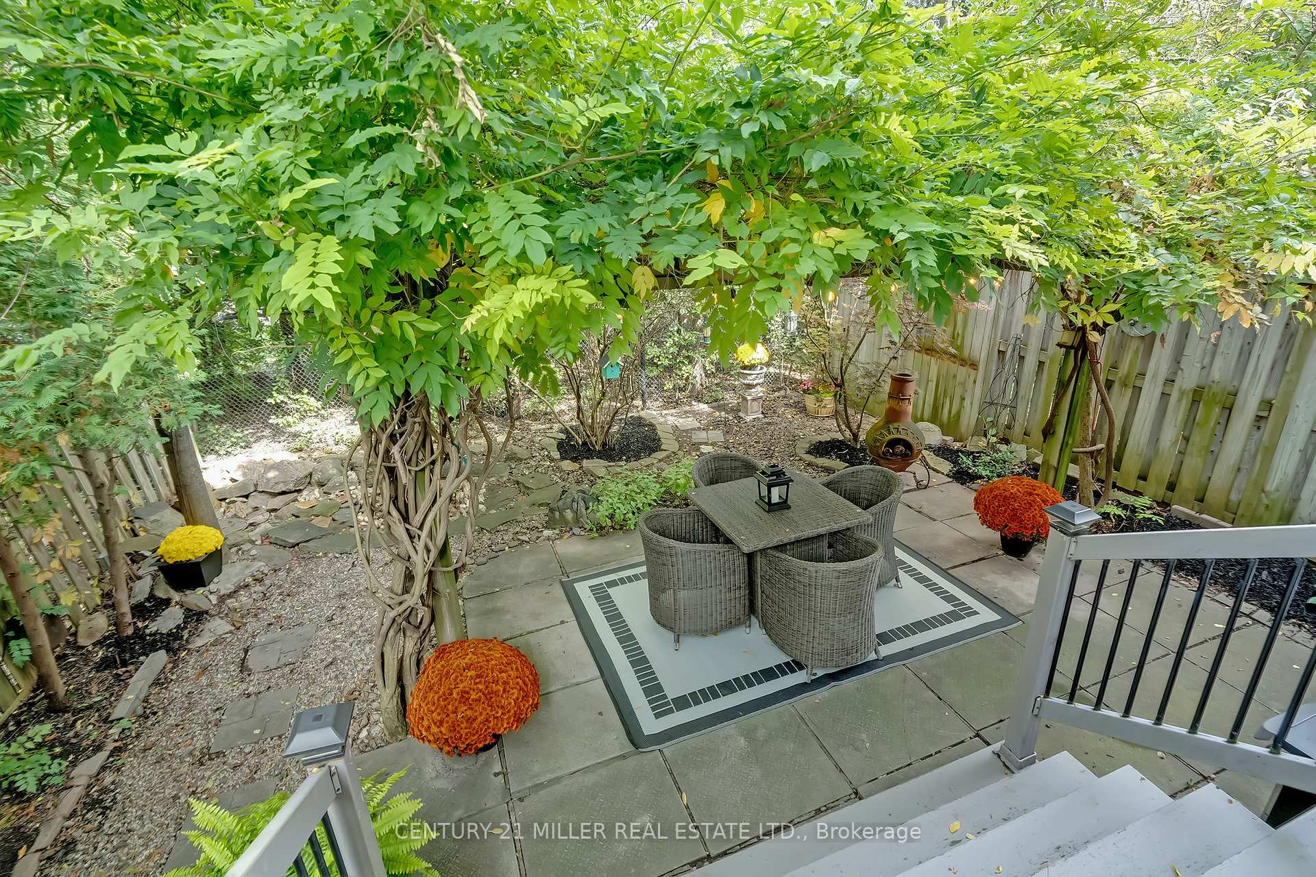 3 Bedrooms Condo at 1240 Westview, Oakville For sale