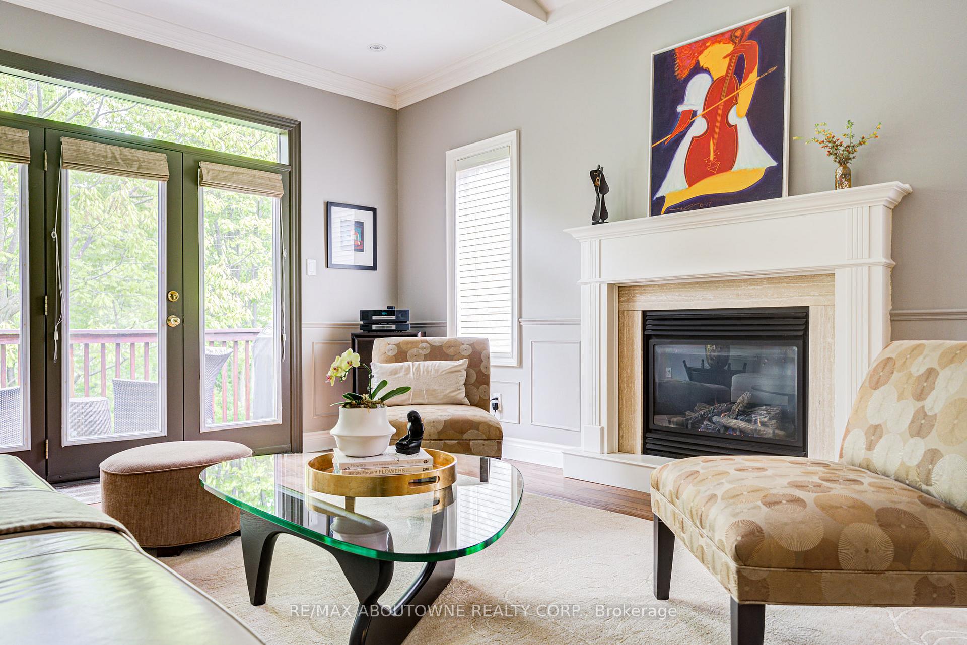 2 Bedrooms Condo at 1169 Dorval, Oakville For sale