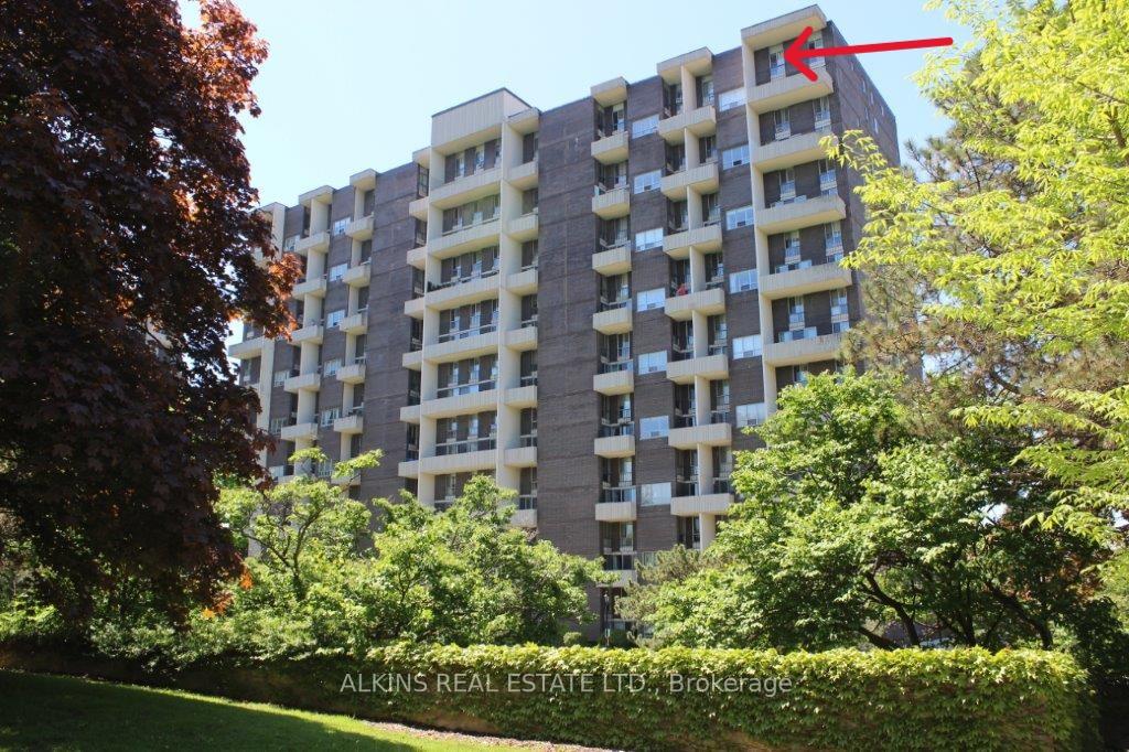 3 Bedrooms Condo at 35 Ormskirk, Toronto For sale