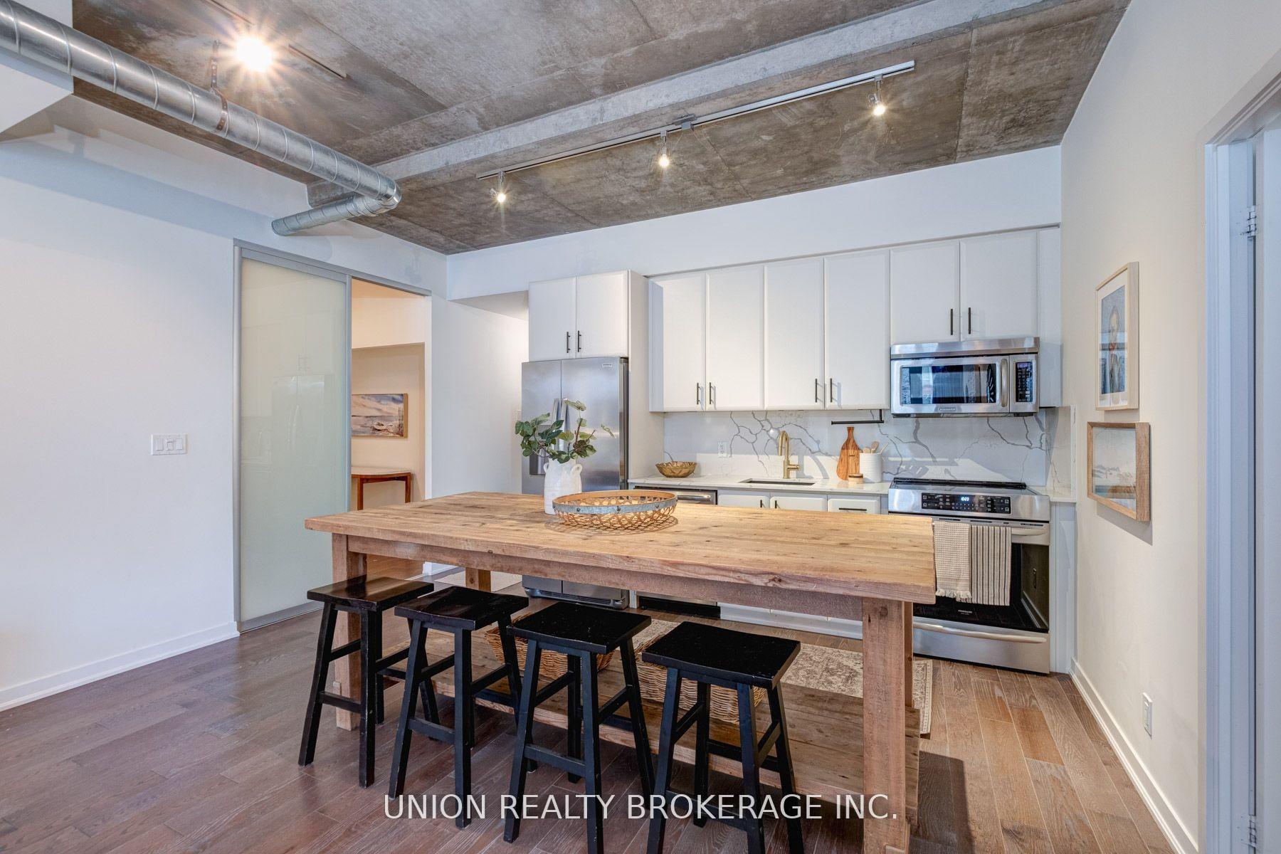 3 Bedrooms Condo at 201 Carlaw, Toronto For sale