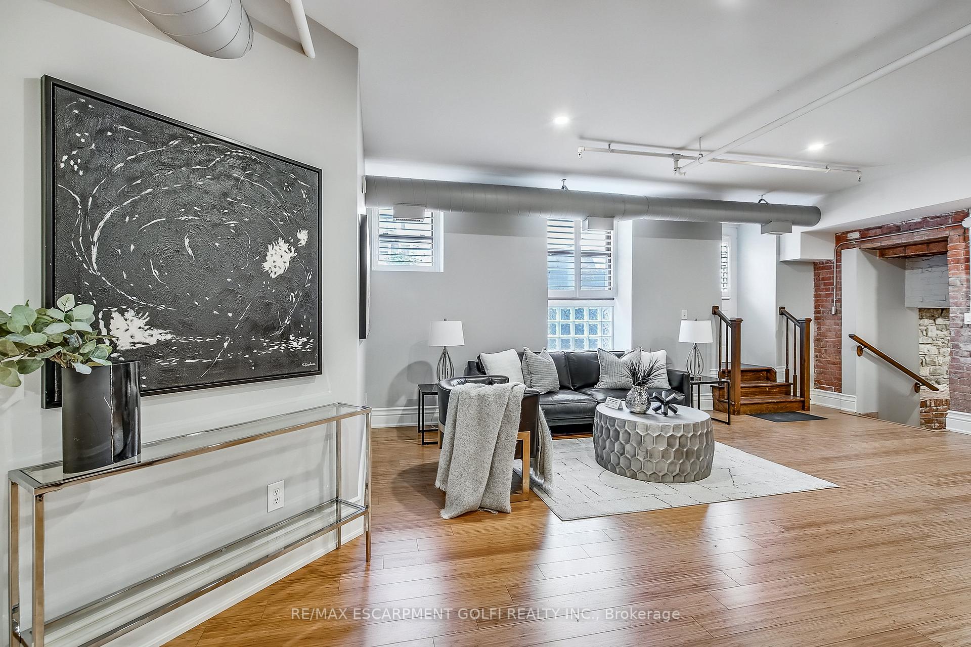 1 Bedroom Condo at 200 STINSON, Hamilton For sale