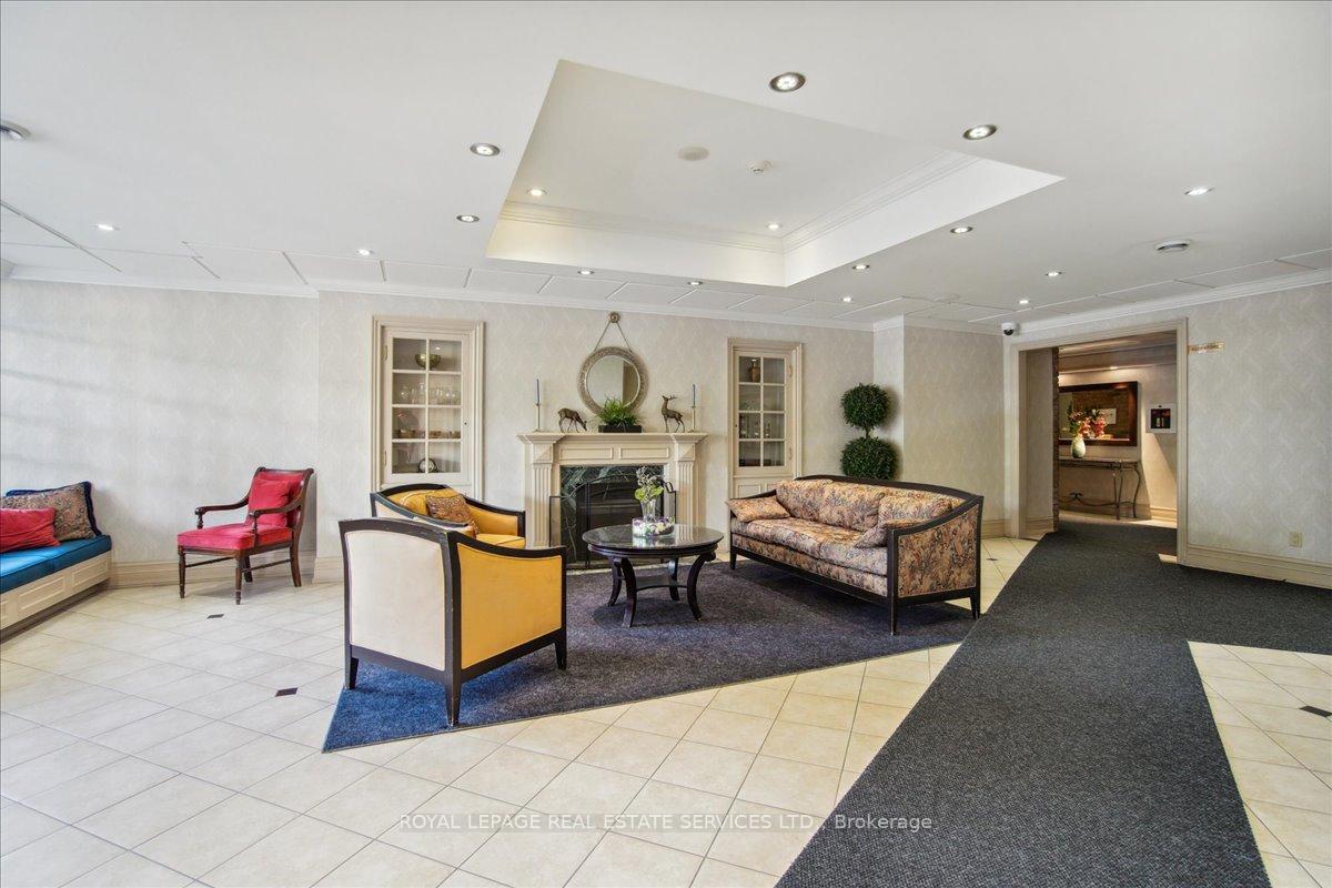 2 Bedrooms Condo at 1360 Rathburn,  Mississauga For sale