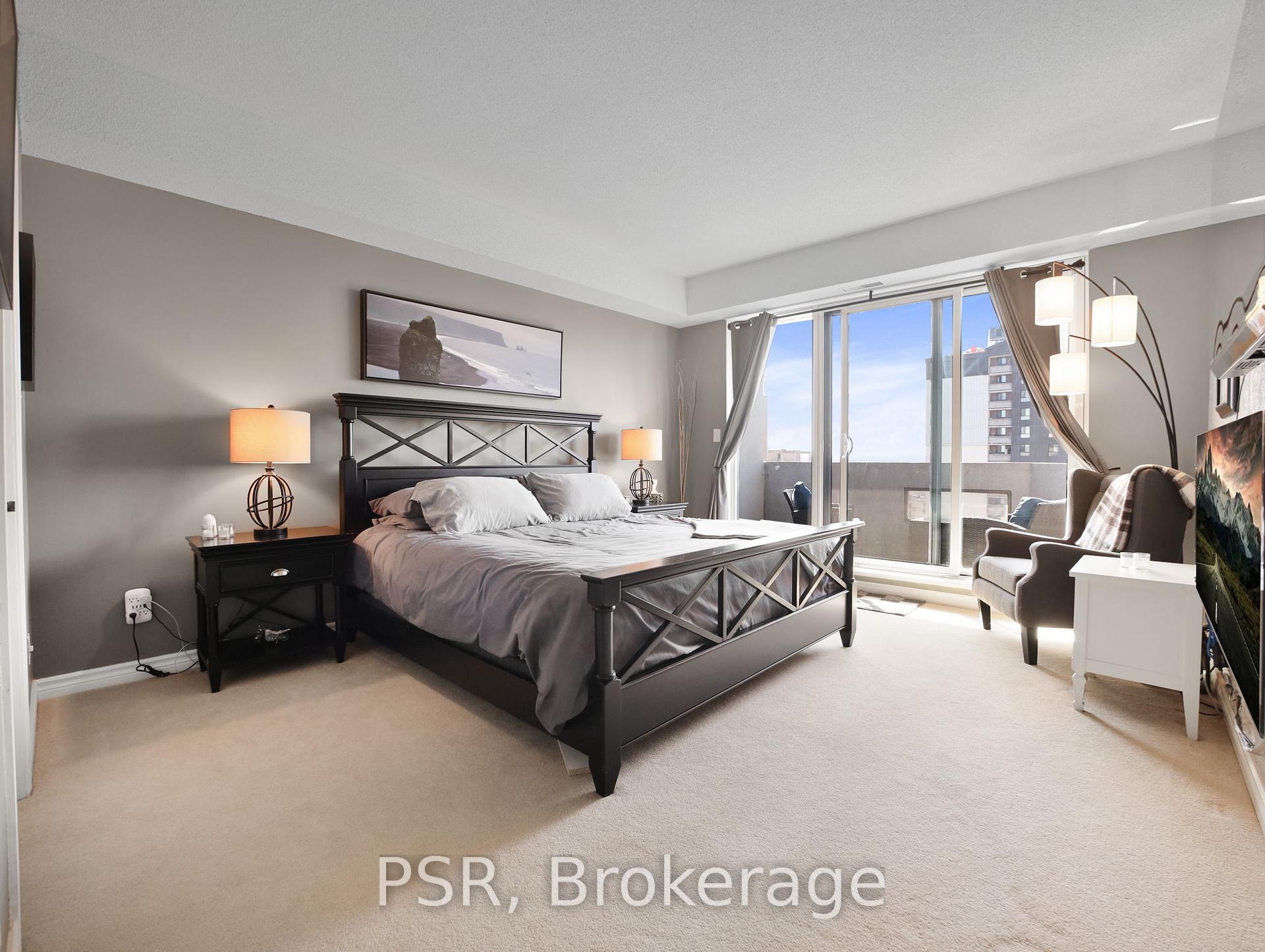 2 Bedrooms Condo at 67 Caroline,  Hamilton For sale