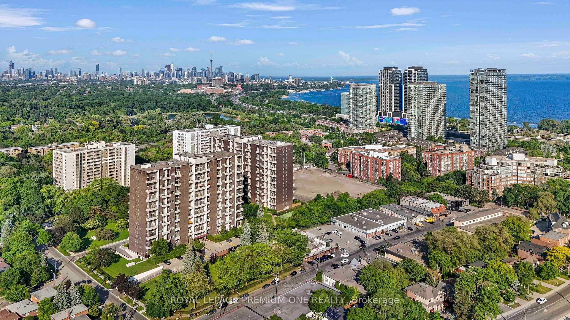 3 Bedrooms Condo at 60 Southport, Toronto For sale